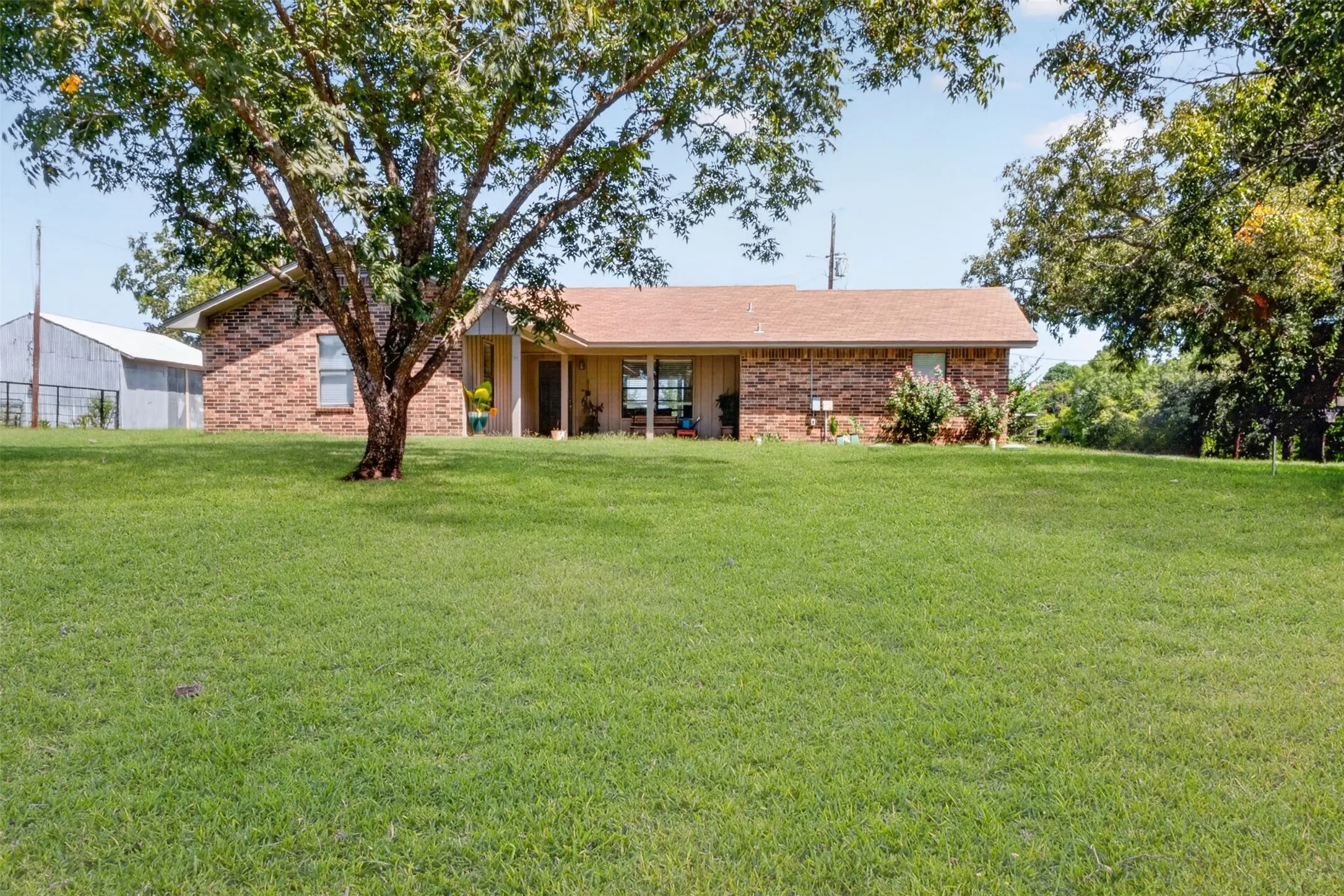 Single Family Residence For Sale in Upshur County , 6834 Fm 1795, Gilmer, Texas 75644, 3 Bedroom, 2 Bathroom, 2 Garage spaces, 1,714 Sqft, built in 1993, Price $269,900, mls#21364941, Real Estate Agent in Gilmer, Homes For Sale in Upshur county, Homes For Sale in Gilmer, Realtor in Gilmer Texas, Real Estate Brokerage Independent Realty Texas, Luminita Cordes Realtor