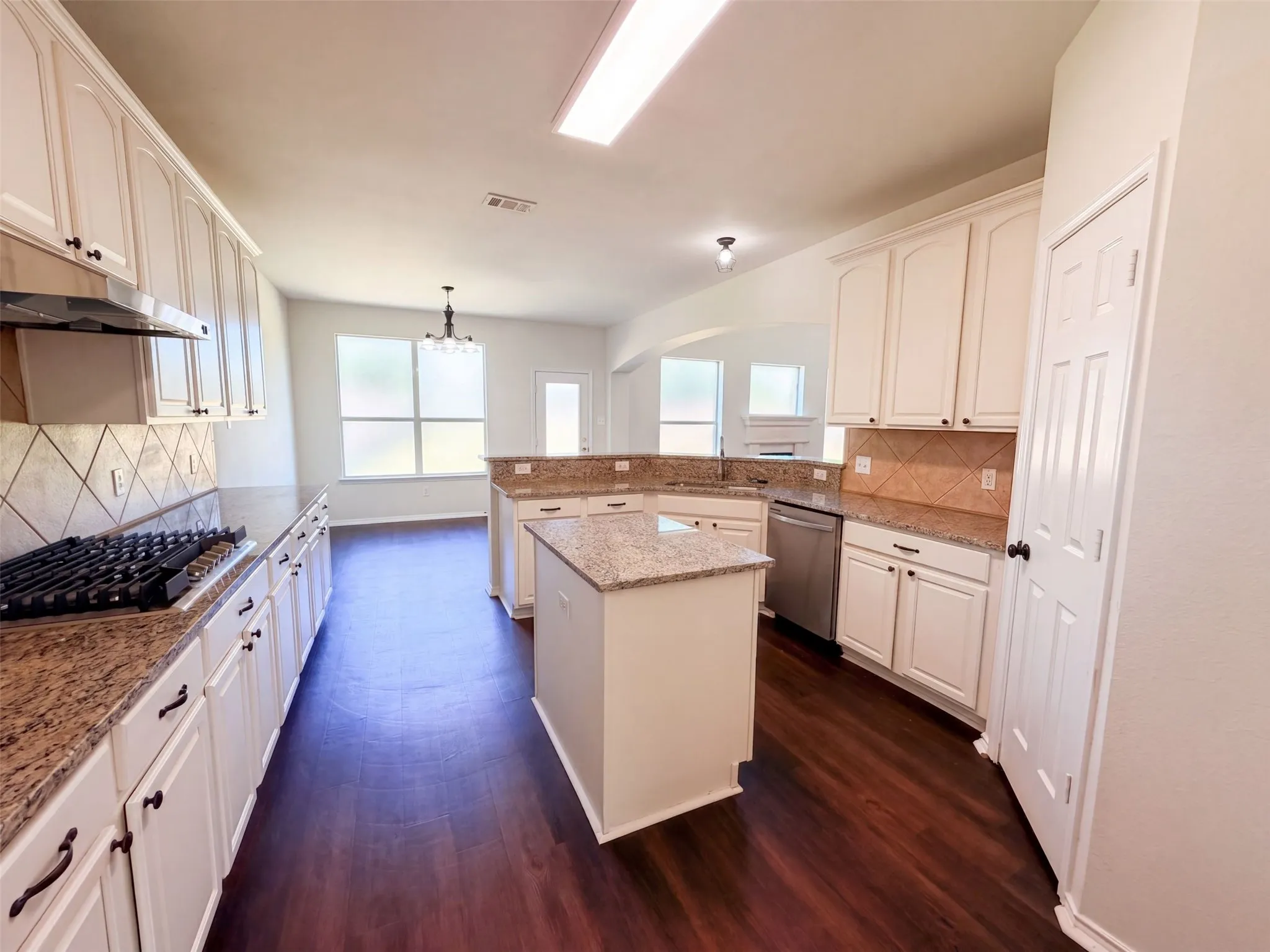 Single Family Residence For Sale in Collin County , 217 Green Acres Drive, Murphy, Texas 75094, 5 Bedroom, 4 Bathroom, 2 Garage spaces, 4,158 Sqft, built in 2003, mls#21365241, Real Estate Agent in Murphy, Homes For Sale in Collin county, Homes For Sale in Murphy, Realtor in Murphy Texas, Real Estate Brokerage Independent Realty Texas, Luminita Cordes Realtor
