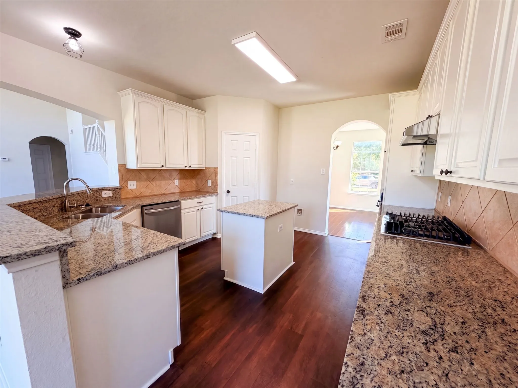 Single Family Residence For Sale in Collin County , 217 Green Acres Drive, Murphy, Texas 75094, 5 Bedroom, 4 Bathroom, 2 Garage spaces, 4,158 Sqft, built in 2003, mls#21365241, Real Estate Agent in Murphy, Homes For Sale in Collin county, Homes For Sale in Murphy, Realtor in Murphy Texas, Real Estate Brokerage Independent Realty Texas, Luminita Cordes Realtor