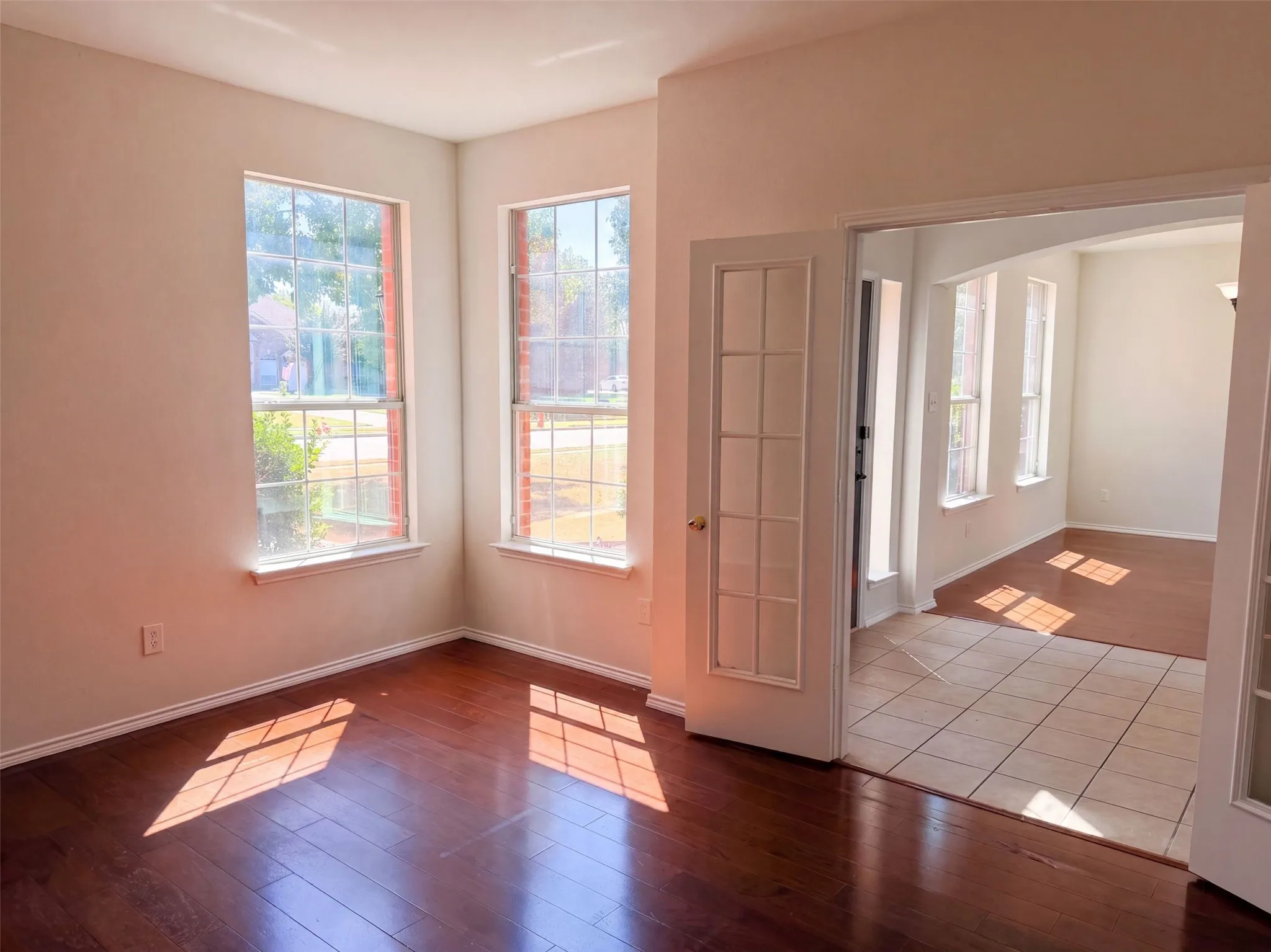 Single Family Residence For Sale in Collin County , 217 Green Acres Drive, Murphy, Texas 75094, 5 Bedroom, 4 Bathroom, 2 Garage spaces, 4,158 Sqft, built in 2003, mls#21365241, Real Estate Agent in Murphy, Homes For Sale in Collin county, Homes For Sale in Murphy, Realtor in Murphy Texas, Real Estate Brokerage Independent Realty Texas, Luminita Cordes Realtor
