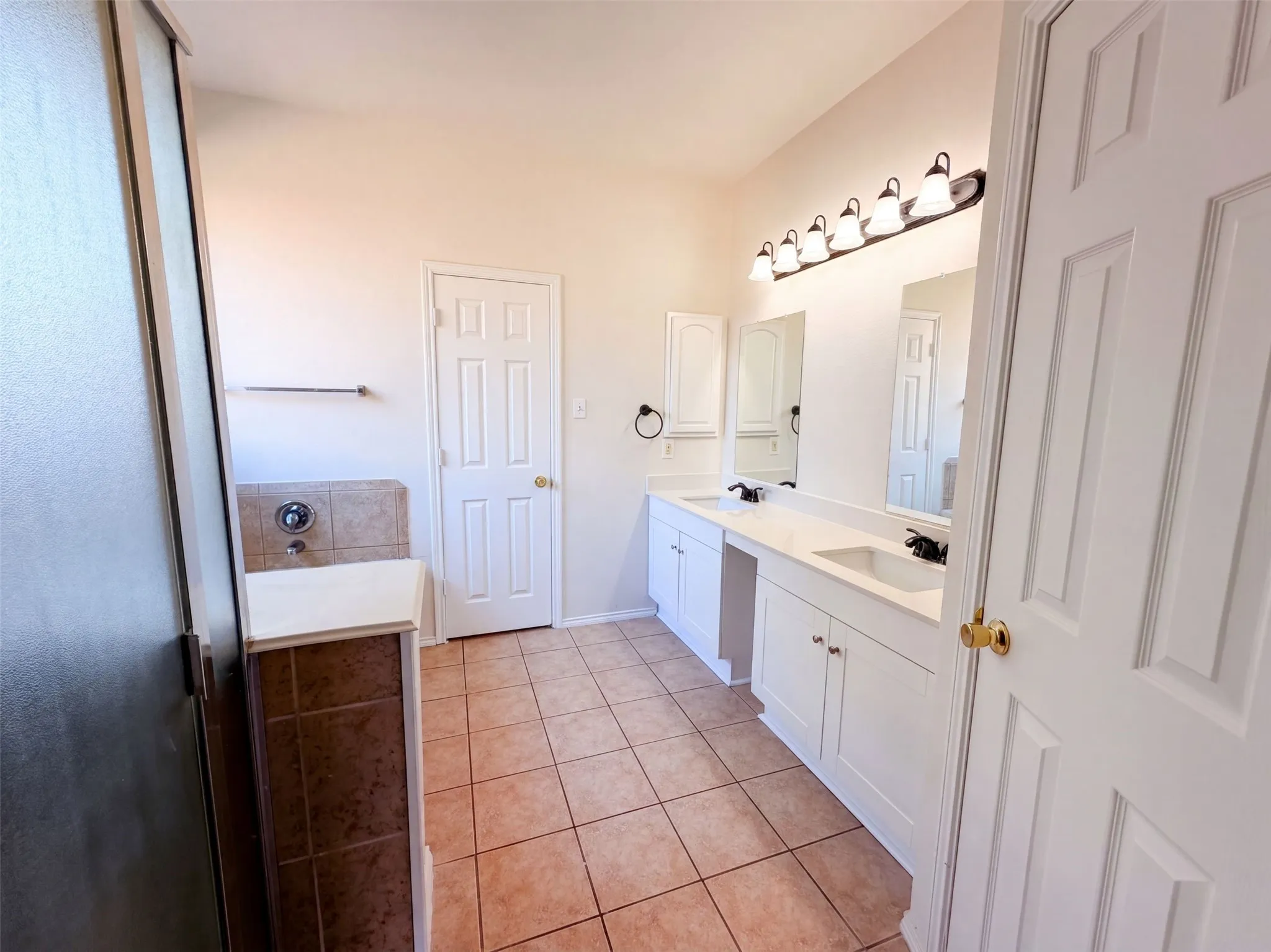 Single Family Residence For Sale in Collin County , 217 Green Acres Drive, Murphy, Texas 75094, 5 Bedroom, 4 Bathroom, 2 Garage spaces, 4,158 Sqft, built in 2003, mls#21365241, Real Estate Agent in Murphy, Homes For Sale in Collin county, Homes For Sale in Murphy, Realtor in Murphy Texas, Real Estate Brokerage Independent Realty Texas, Luminita Cordes Realtor