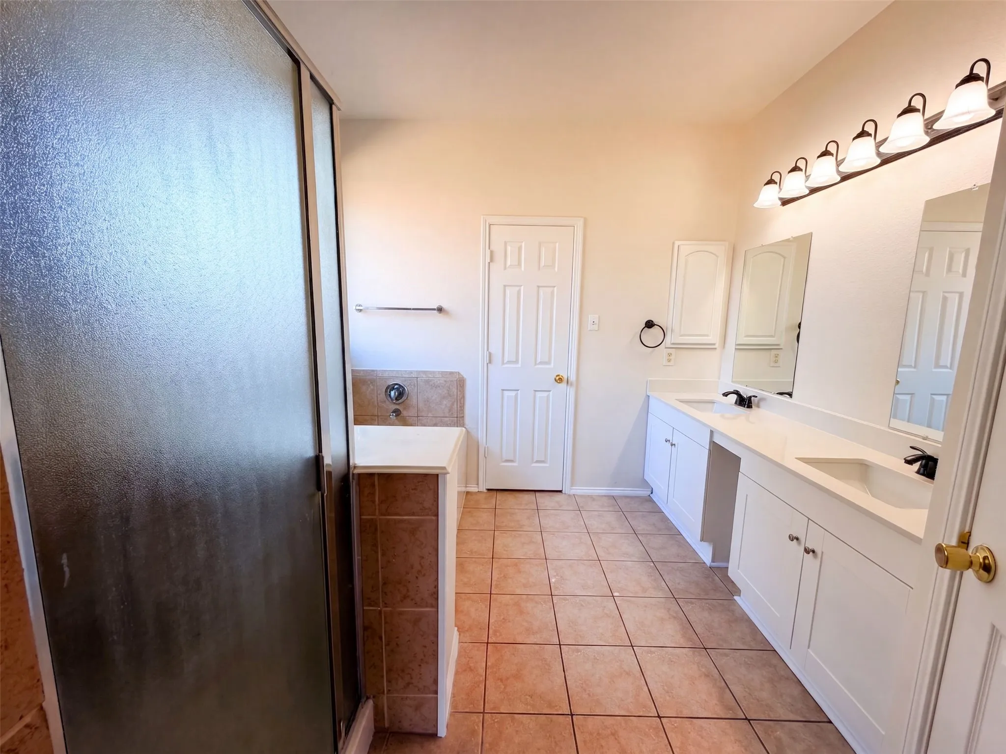 Single Family Residence For Sale in Collin County , 217 Green Acres Drive, Murphy, Texas 75094, 5 Bedroom, 4 Bathroom, 2 Garage spaces, 4,158 Sqft, built in 2003, mls#21365241, Real Estate Agent in Murphy, Homes For Sale in Collin county, Homes For Sale in Murphy, Realtor in Murphy Texas, Real Estate Brokerage Independent Realty Texas, Luminita Cordes Realtor