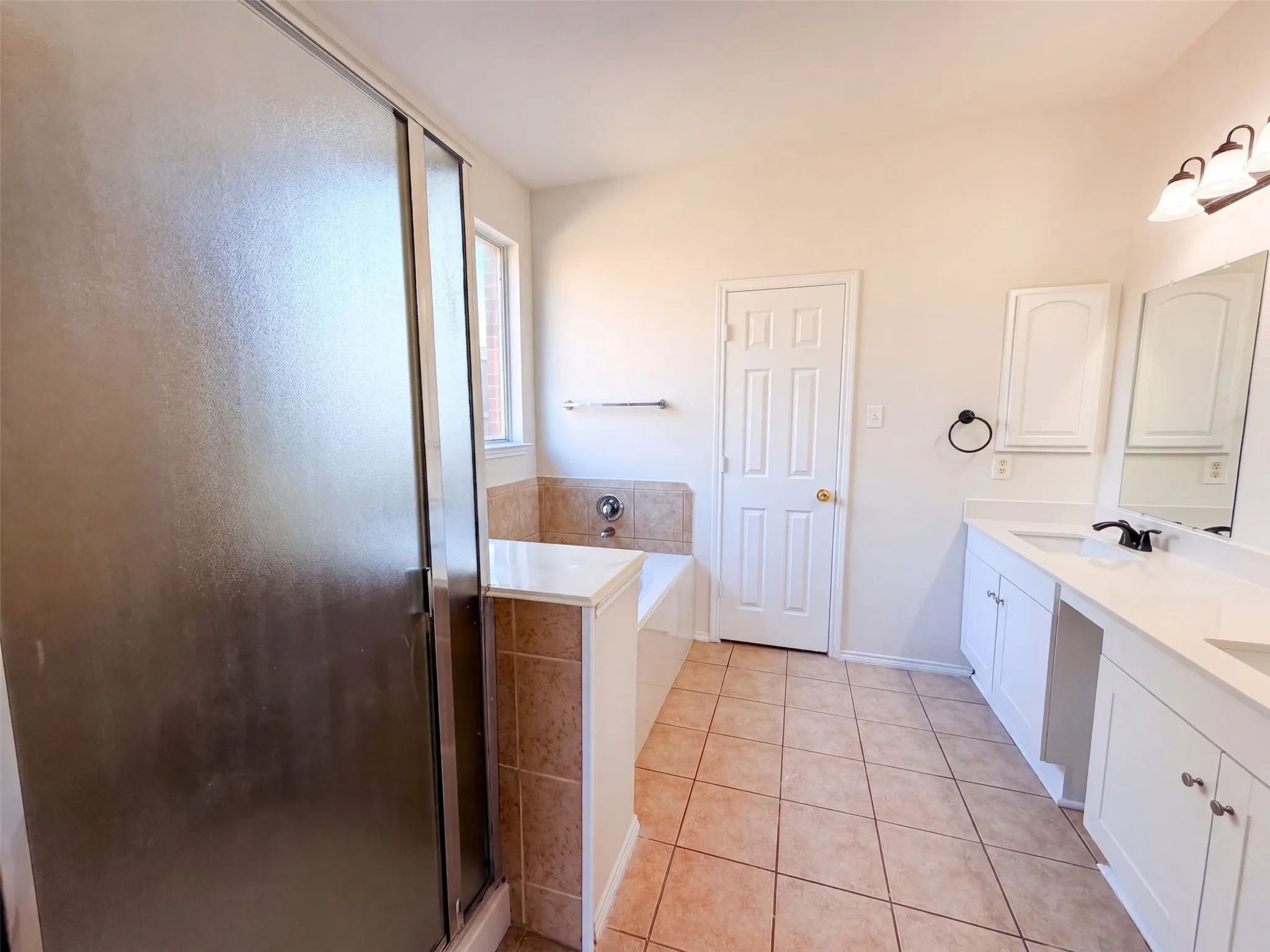 Single Family Residence For Sale in Collin County , 217 Green Acres Drive, Murphy, Texas 75094, 5 Bedroom, 4 Bathroom, 2 Garage spaces, 4,158 Sqft, built in 2003, mls#21365241, Real Estate Agent in Murphy, Homes For Sale in Collin county, Homes For Sale in Murphy, Realtor in Murphy Texas, Real Estate Brokerage Independent Realty Texas, Luminita Cordes Realtor