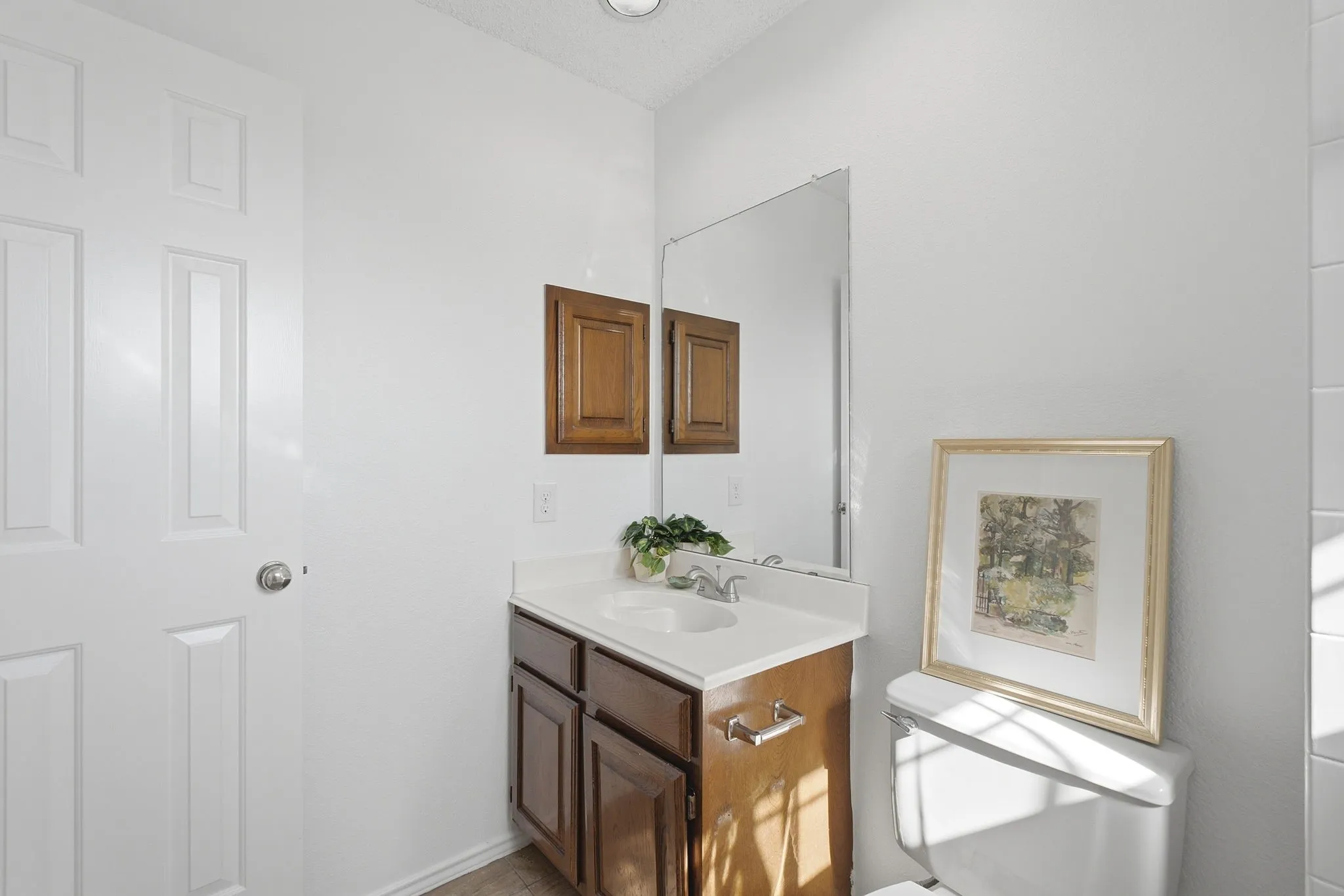 Upstairs full bathroom