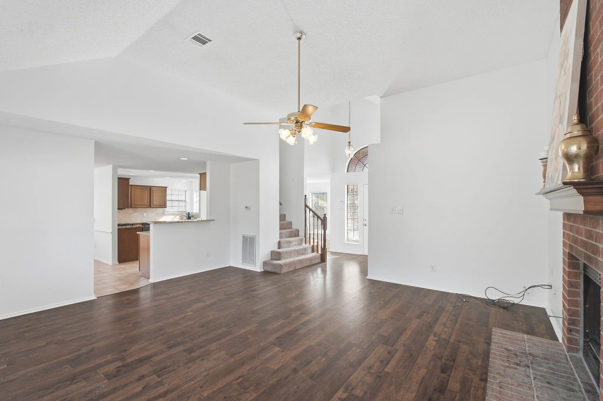 Single Family Residence For Sale in Collin County , 920 Blackstone Drive, Allen, Texas 75002, 4 Bedroom, 3 Bathroom, 2 Garage spaces, 1,989 Sqft, built in 1990, mls#21332012, Real Estate Agent in Allen, Homes For Sale in Collin county, Homes For Sale in Allen, Realtor in Allen Texas, Real Estate Brokerage Independent Realty Texas, Luminita Cordes Realtor