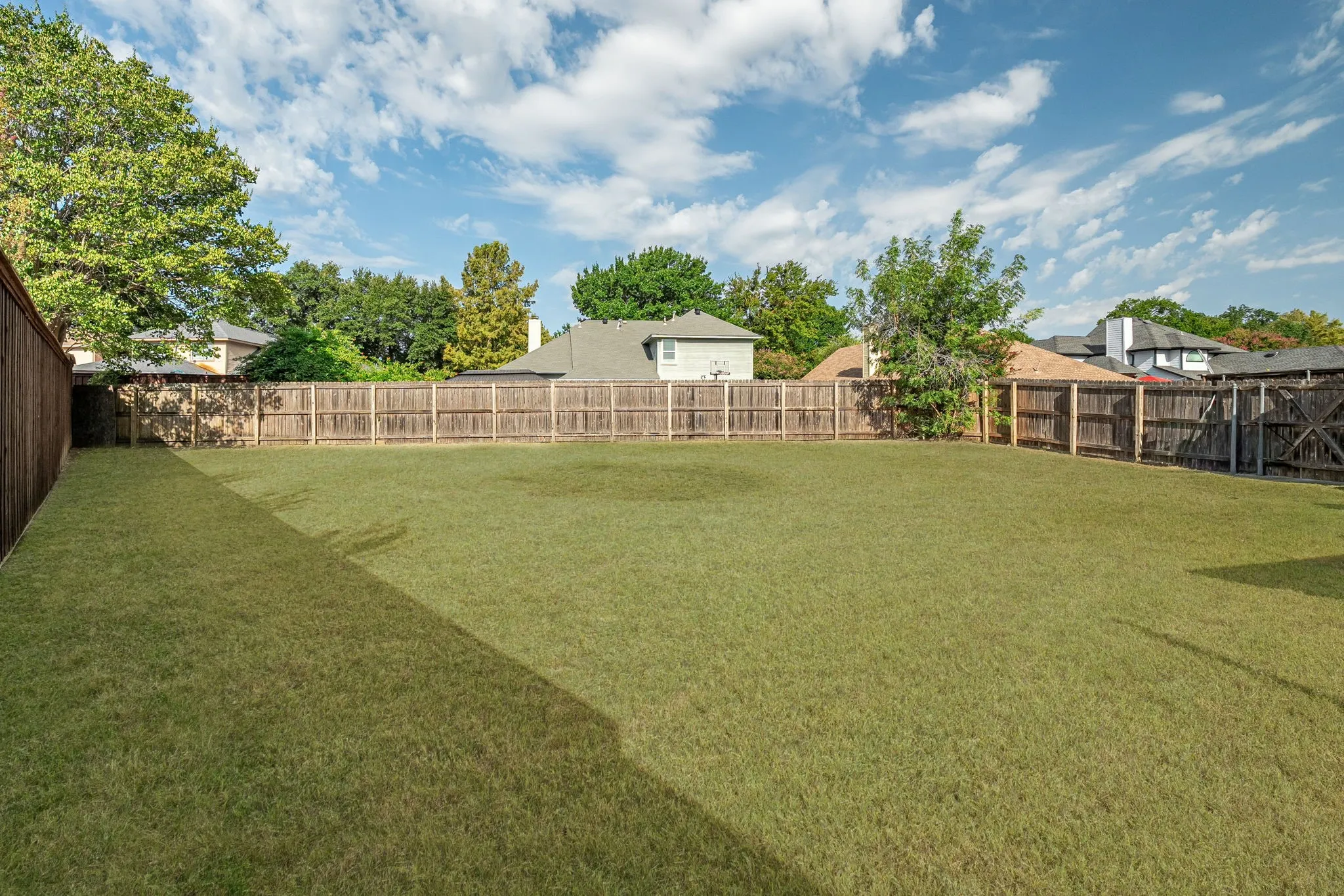 Single Family Residence For Sale in Collin County , 920 Blackstone Drive, Allen, Texas 75002, 4 Bedroom, 3 Bathroom, 2 Garage spaces, 1,989 Sqft, built in 1990, mls#21332012, Real Estate Agent in Allen, Homes For Sale in Collin county, Homes For Sale in Allen, Realtor in Allen Texas, Real Estate Brokerage Independent Realty Texas, Luminita Cordes Realtor