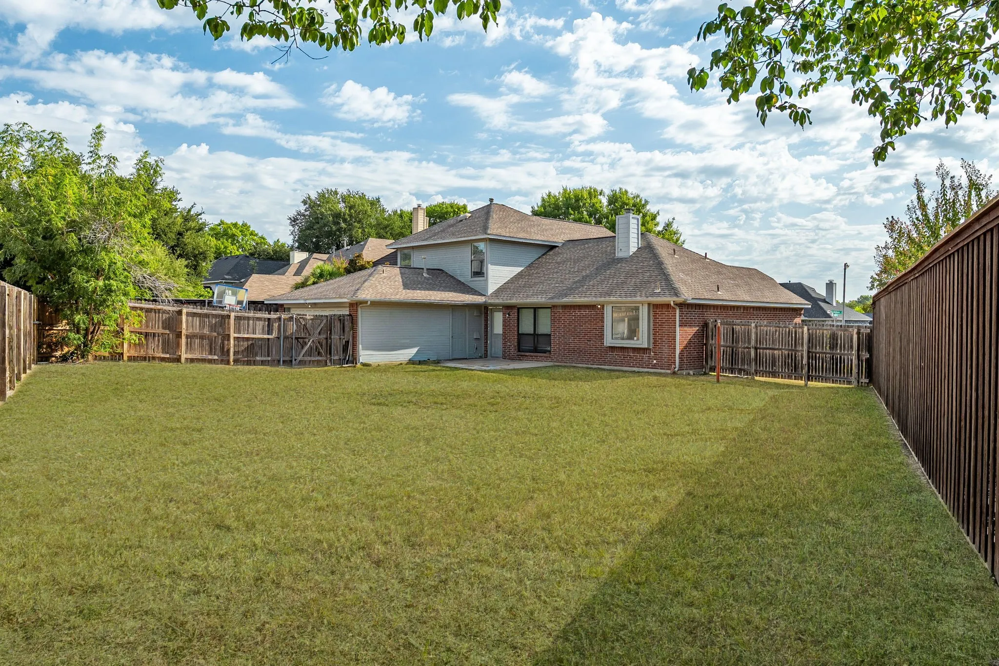 Single Family Residence For Sale in Collin County , 920 Blackstone Drive, Allen, Texas 75002, 4 Bedroom, 3 Bathroom, 2 Garage spaces, 1,989 Sqft, built in 1990, mls#21332012, Real Estate Agent in Allen, Homes For Sale in Collin county, Homes For Sale in Allen, Realtor in Allen Texas, Real Estate Brokerage Independent Realty Texas, Luminita Cordes Realtor