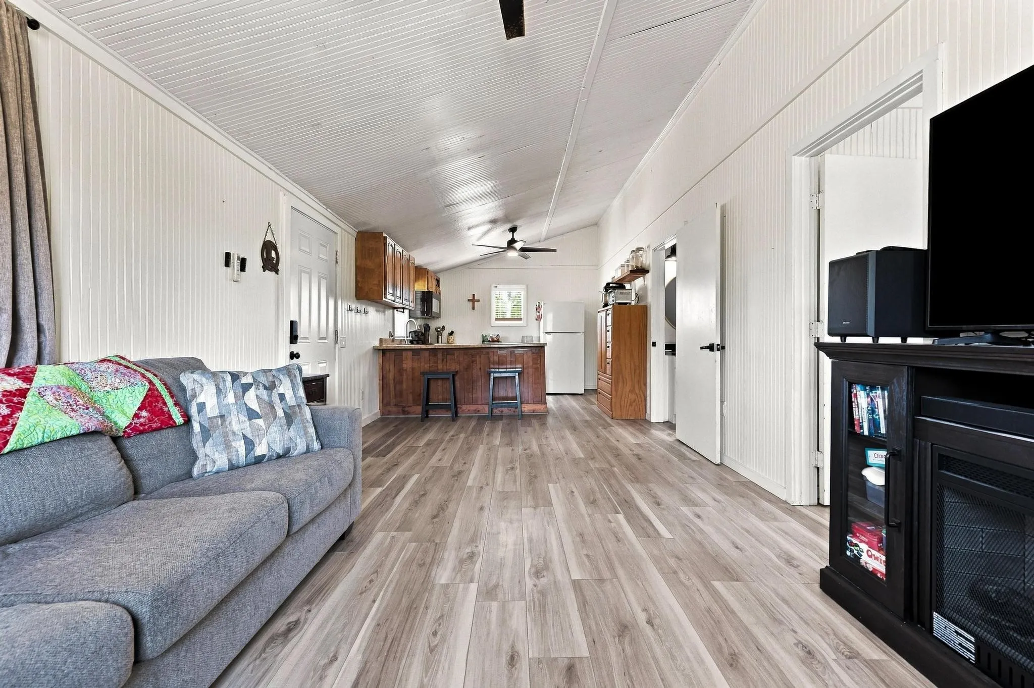 Single Family Residence For Sale in Lamar County , 1703 Fm 1501, Deport, Texas 75435, 2 Bedroom, 1 Bathroom, Garage spaces, 720 Sqft, built in 2012, mls#21365029, Real Estate Agent in Deport, Homes For Sale in Lamar county, Homes For Sale in Deport, Realtor in Deport Texas, Real Estate Brokerage Independent Realty Texas, Luminita Cordes Realtor