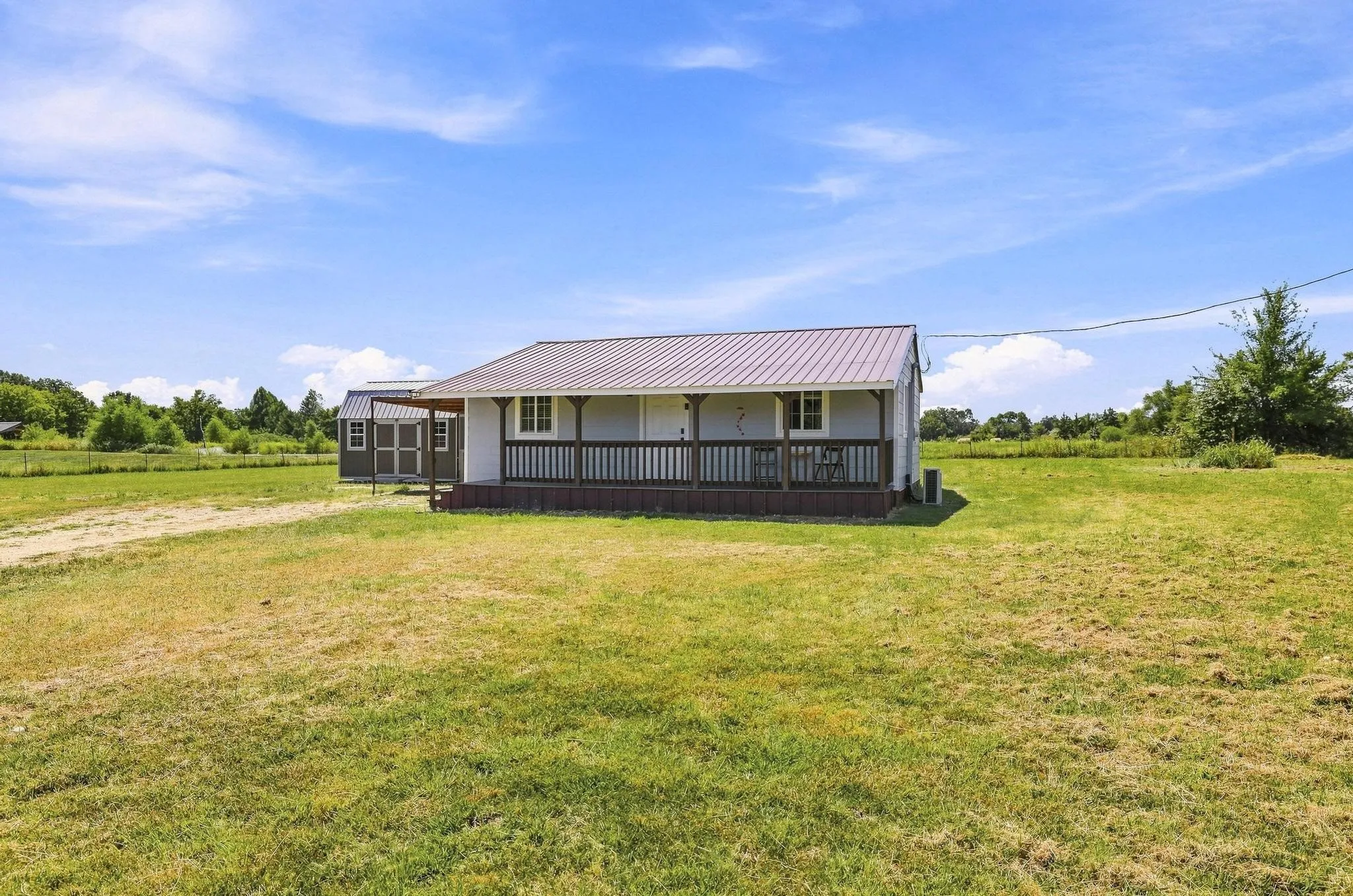 Single Family Residence For Sale in Lamar County , 1703 Fm 1501, Deport, Texas 75435, 2 Bedroom, 1 Bathroom, Garage spaces, 720 Sqft, built in 2012, mls#21365029, Real Estate Agent in Deport, Homes For Sale in Lamar county, Homes For Sale in Deport, Realtor in Deport Texas, Real Estate Brokerage Independent Realty Texas, Luminita Cordes Realtor