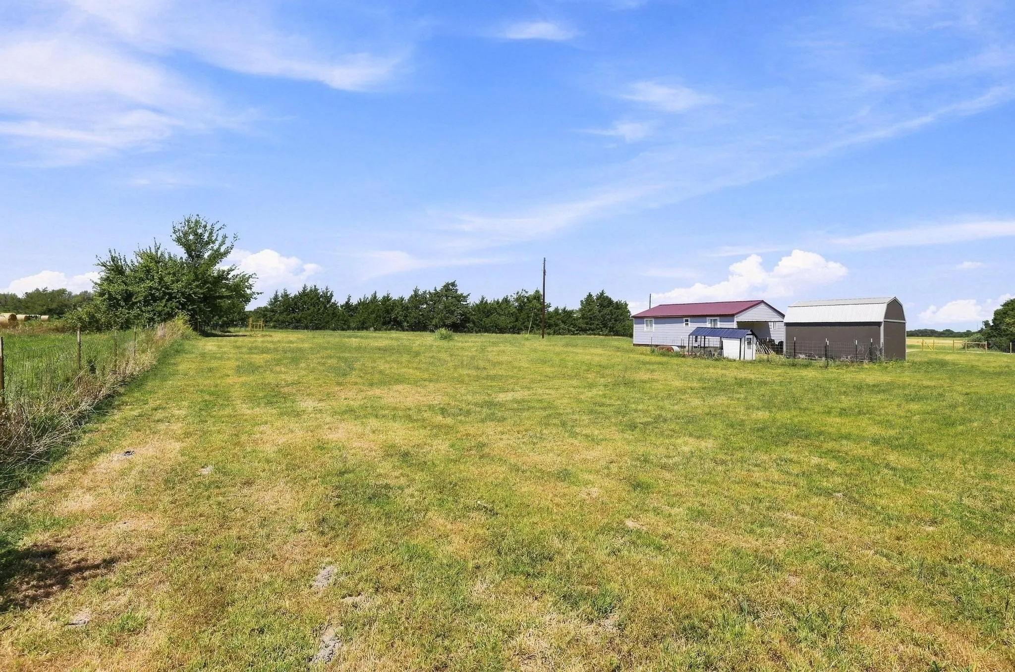 Single Family Residence For Sale in Lamar County , 1703 Fm 1501, Deport, Texas 75435, 2 Bedroom, 1 Bathroom, Garage spaces, 720 Sqft, built in 2012, mls#21365029, Real Estate Agent in Deport, Homes For Sale in Lamar county, Homes For Sale in Deport, Realtor in Deport Texas, Real Estate Brokerage Independent Realty Texas, Luminita Cordes Realtor