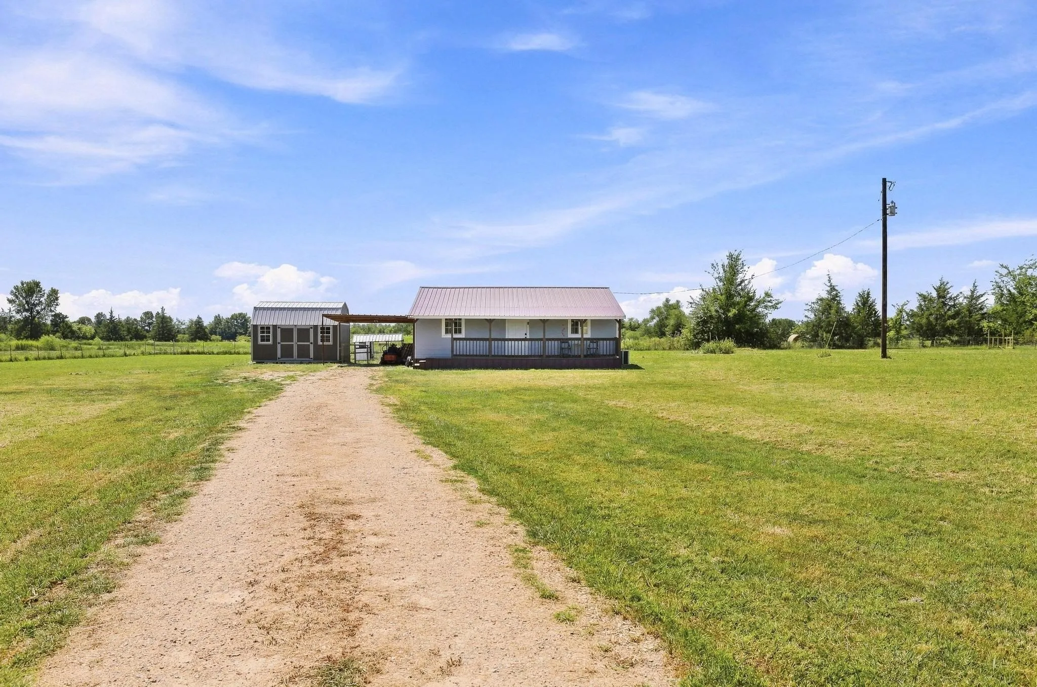 Single Family Residence For Sale in Lamar County , 1703 Fm 1501, Deport, Texas 75435, 2 Bedroom, 1 Bathroom, Garage spaces, 720 Sqft, built in 2012, mls#21365029, Real Estate Agent in Deport, Homes For Sale in Lamar county, Homes For Sale in Deport, Realtor in Deport Texas, Real Estate Brokerage Independent Realty Texas, Luminita Cordes Realtor