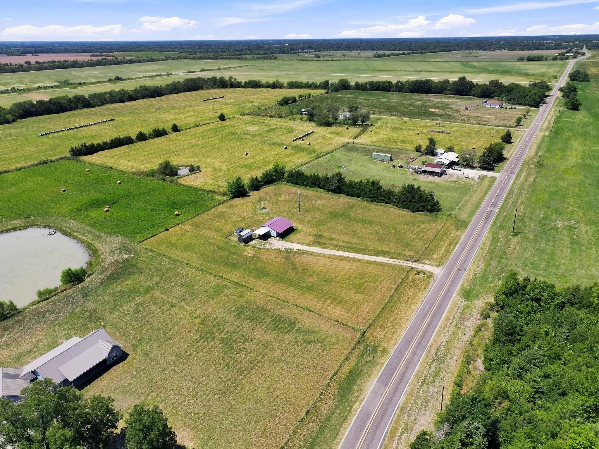 Single Family Residence For Sale in Lamar County , 1703 Fm 1501, Deport, Texas 75435, 2 Bedroom, 1 Bathroom, Garage spaces, 720 Sqft, built in 2012, mls#21365029, Real Estate Agent in Deport, Homes For Sale in Lamar county, Homes For Sale in Deport, Realtor in Deport Texas, Real Estate Brokerage Independent Realty Texas, Luminita Cordes Realtor