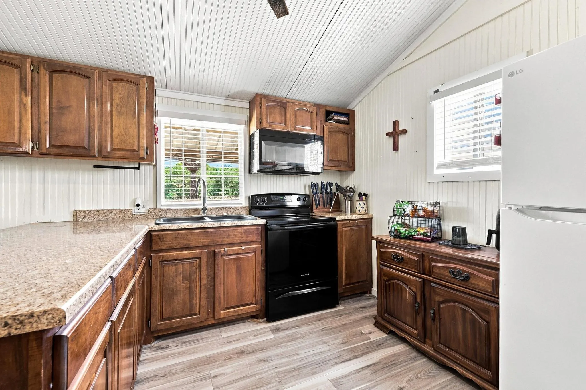 Single Family Residence For Sale in Lamar County , 1703 Fm 1501, Deport, Texas 75435, 2 Bedroom, 1 Bathroom, Garage spaces, 720 Sqft, built in 2012, mls#21365029, Real Estate Agent in Deport, Homes For Sale in Lamar county, Homes For Sale in Deport, Realtor in Deport Texas, Real Estate Brokerage Independent Realty Texas, Luminita Cordes Realtor