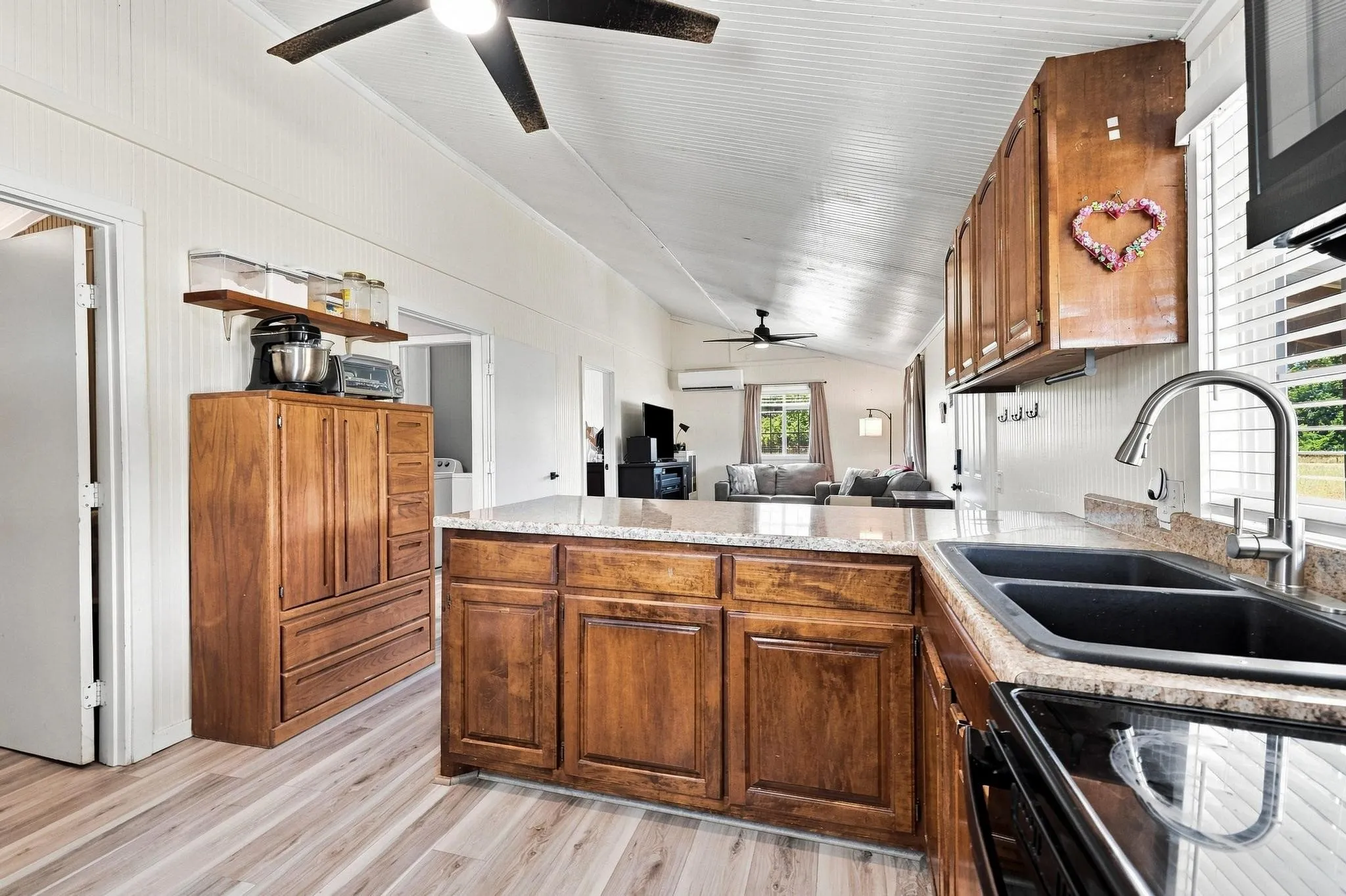 Single Family Residence For Sale in Lamar County , 1703 Fm 1501, Deport, Texas 75435, 2 Bedroom, 1 Bathroom, Garage spaces, 720 Sqft, built in 2012, mls#21365029, Real Estate Agent in Deport, Homes For Sale in Lamar county, Homes For Sale in Deport, Realtor in Deport Texas, Real Estate Brokerage Independent Realty Texas, Luminita Cordes Realtor