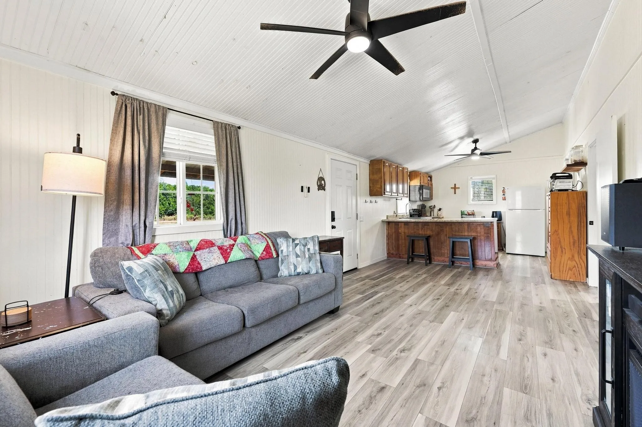 Single Family Residence For Sale in Lamar County , 1703 Fm 1501, Deport, Texas 75435, 2 Bedroom, 1 Bathroom, Garage spaces, 720 Sqft, built in 2012, mls#21365029, Real Estate Agent in Deport, Homes For Sale in Lamar county, Homes For Sale in Deport, Realtor in Deport Texas, Real Estate Brokerage Independent Realty Texas, Luminita Cordes Realtor