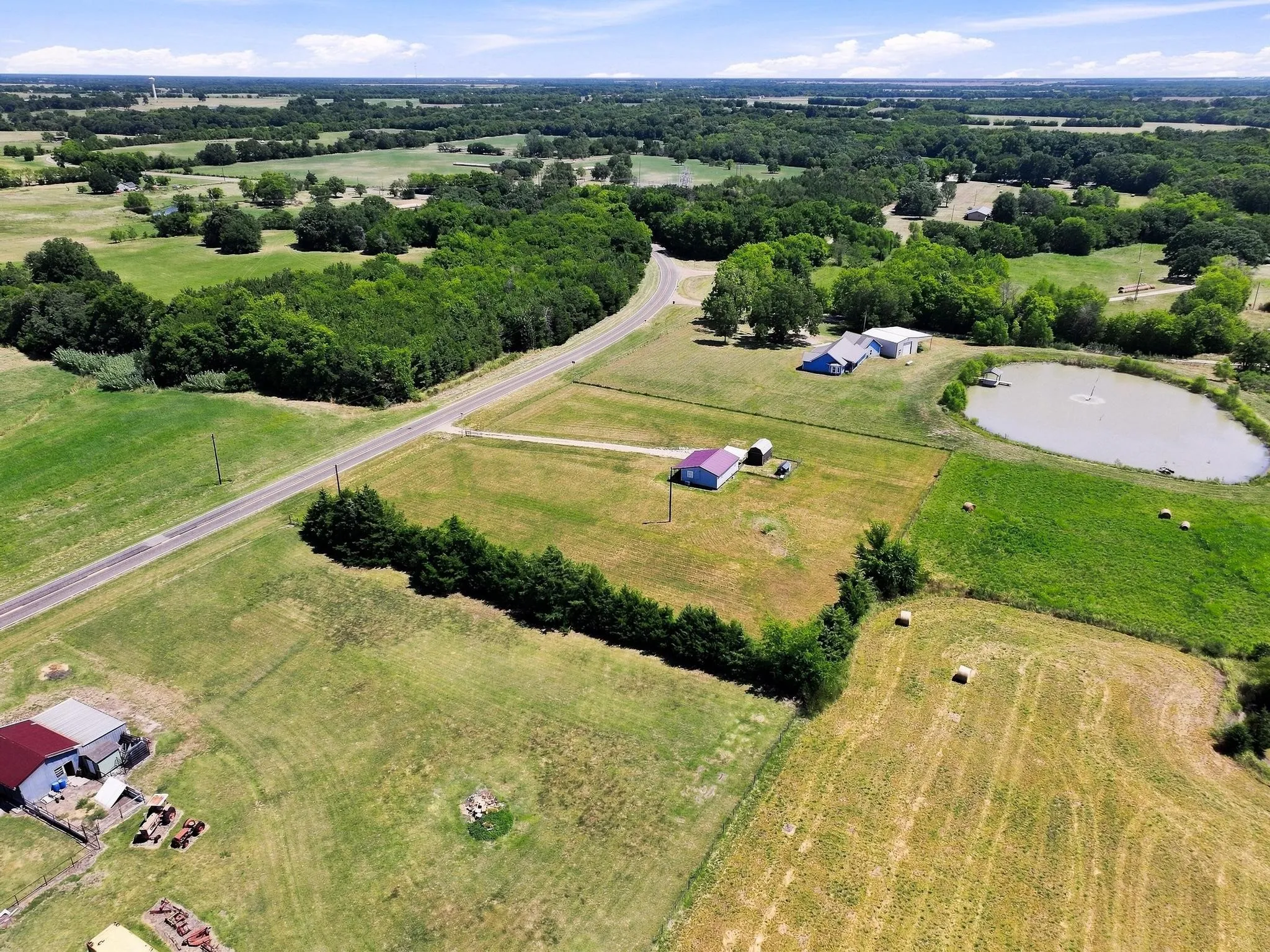 Single Family Residence For Sale in Lamar County , 1703 Fm 1501, Deport, Texas 75435, 2 Bedroom, 1 Bathroom, Garage spaces, 720 Sqft, built in 2012, mls#21365029, Real Estate Agent in Deport, Homes For Sale in Lamar county, Homes For Sale in Deport, Realtor in Deport Texas, Real Estate Brokerage Independent Realty Texas, Luminita Cordes Realtor