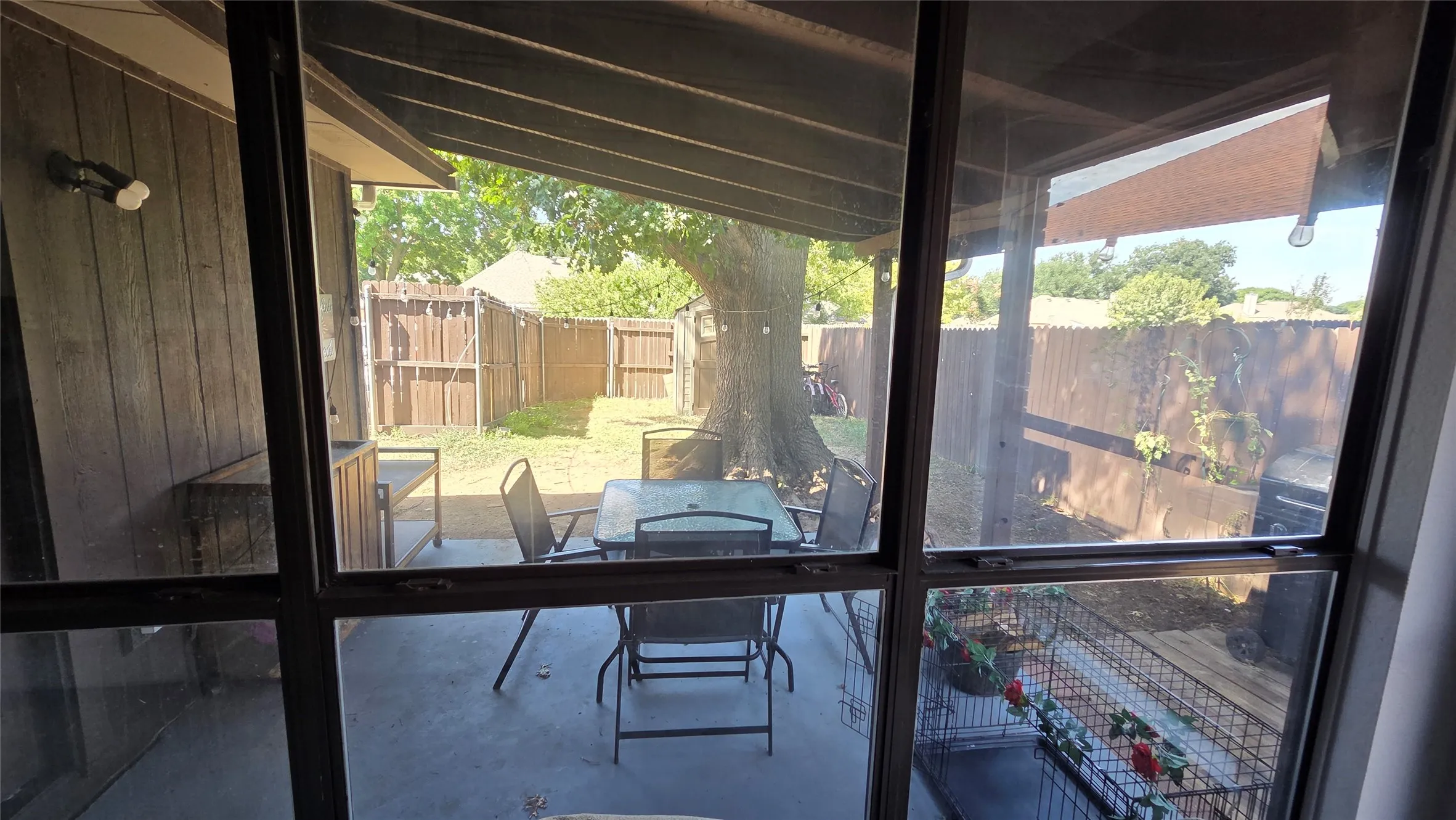 Single Family Residence For Sale in Dallas County , 2103 Prairie Creek Trail, Garland, Texas 75040, 3 Bedroom, 2 Bathroom, Garage spaces, 1,431 Sqft, built in 1987, mls#21364818, Real Estate Agent in Garland, Homes For Sale in Dallas county, Homes For Sale in Garland, Realtor in Garland Texas, Real Estate Brokerage Independent Realty Texas, Luminita Cordes Realtor