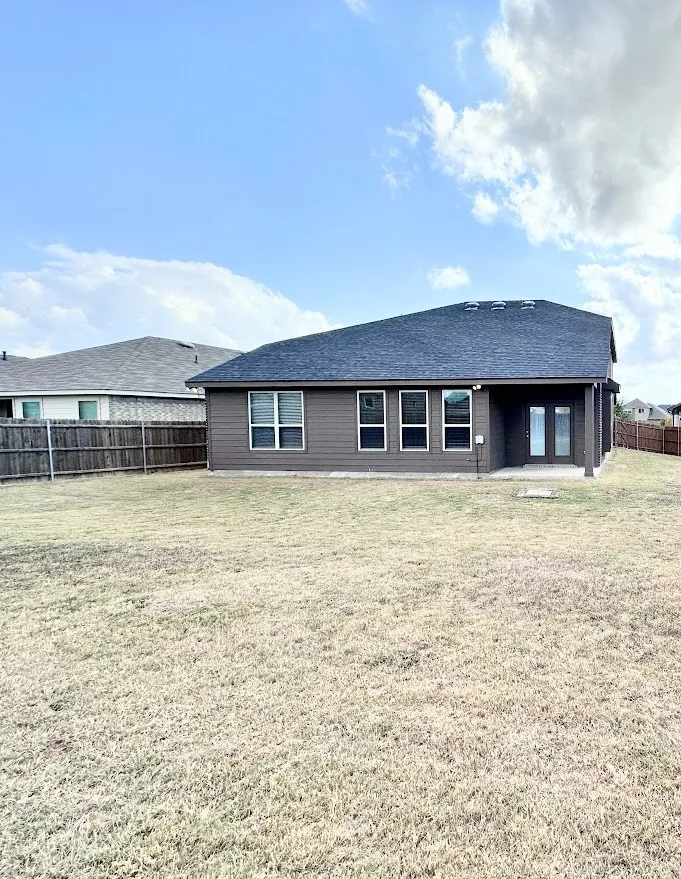 Big backyard- Mowing and edging are included