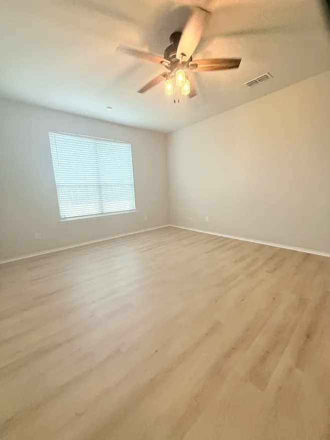 Single Family Residence For Rent in Kaufman County , 3018 Montrose Court, Forney, Texas 75126, 3 Bedroom, 3 Bathroom, 2 Garage spaces, 2,463 Sqft, built in 2019, mls#21365265, Real Estate Agent in Forney, Homes For Rent in Kaufman county, Homes For Rent in Forney, Realtor in Forney Texas, Real Estate Brokerage Independent Realty Texas, Luminita Cordes Realtor