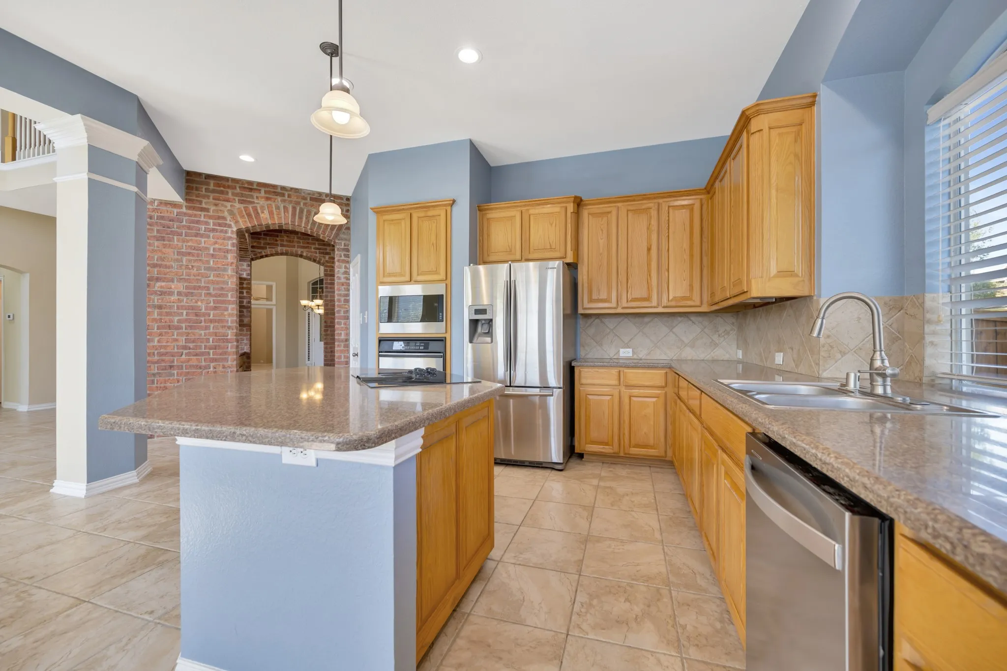 Single Family Residence For Sale in Tarrant County , 956 Water Oak Drive, Grapevine, Texas 76051, 4 Bedroom, 4 Bathroom, 3 Garage spaces, 4,063 Sqft, built in 2004, mls#21360223, Real Estate Agent in Grapevine, Homes For Sale in Tarrant county, Homes For Sale in Grapevine, Realtor in Grapevine Texas, Real Estate Brokerage Independent Realty Texas, Luminita Cordes Realtor