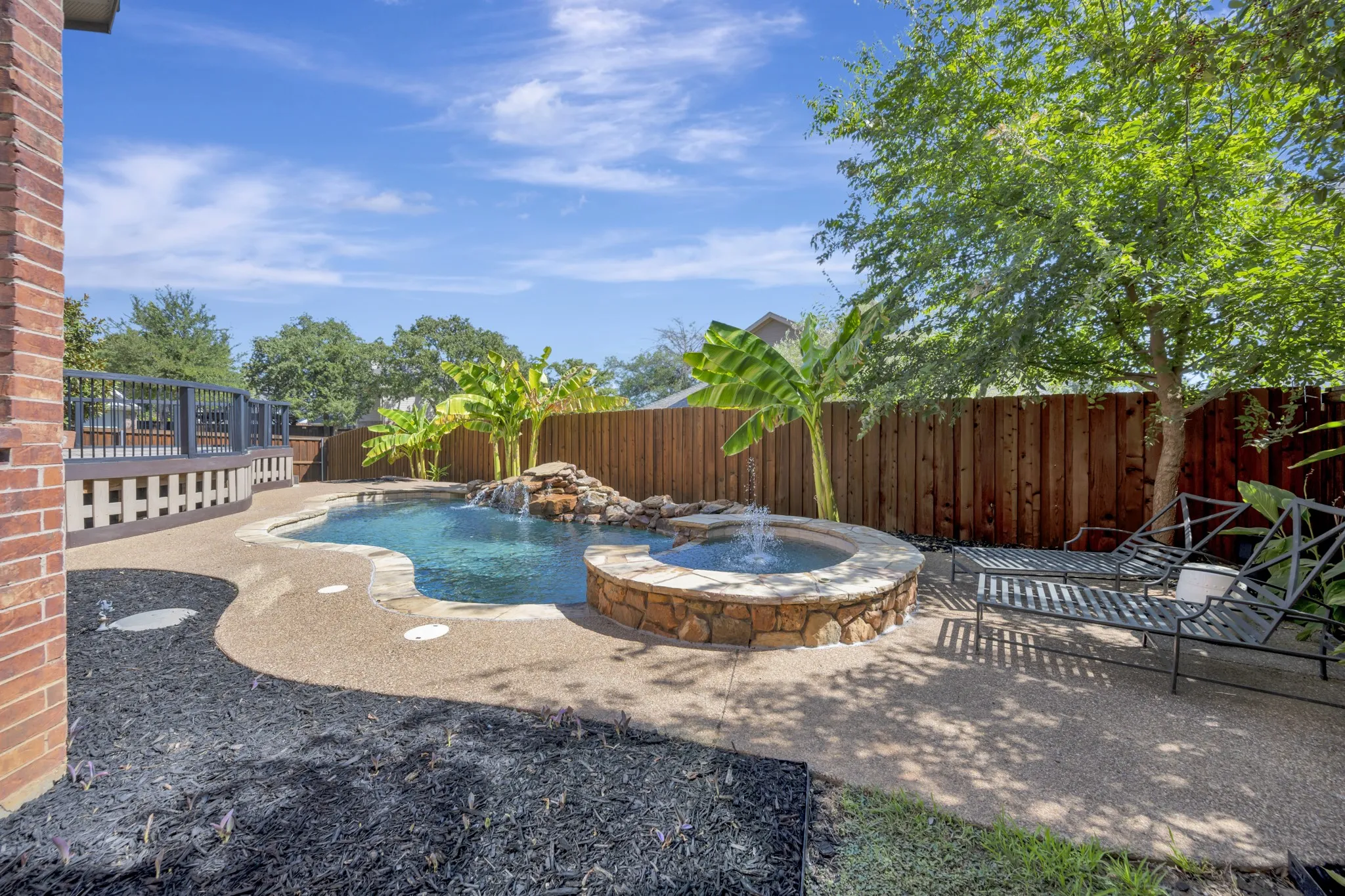 Single Family Residence For Sale in Tarrant County , 956 Water Oak Drive, Grapevine, Texas 76051, 4 Bedroom, 4 Bathroom, 3 Garage spaces, 4,063 Sqft, built in 2004, mls#21360223, Real Estate Agent in Grapevine, Homes For Sale in Tarrant county, Homes For Sale in Grapevine, Realtor in Grapevine Texas, Real Estate Brokerage Independent Realty Texas, Luminita Cordes Realtor