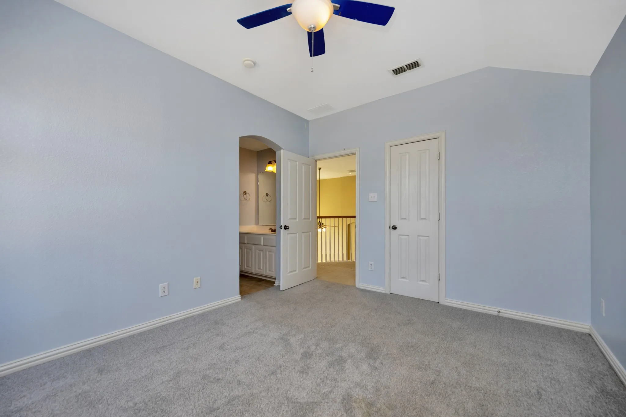 Single Family Residence For Sale in Tarrant County , 956 Water Oak Drive, Grapevine, Texas 76051, 4 Bedroom, 4 Bathroom, 3 Garage spaces, 4,063 Sqft, built in 2004, mls#21360223, Real Estate Agent in Grapevine, Homes For Sale in Tarrant county, Homes For Sale in Grapevine, Realtor in Grapevine Texas, Real Estate Brokerage Independent Realty Texas, Luminita Cordes Realtor