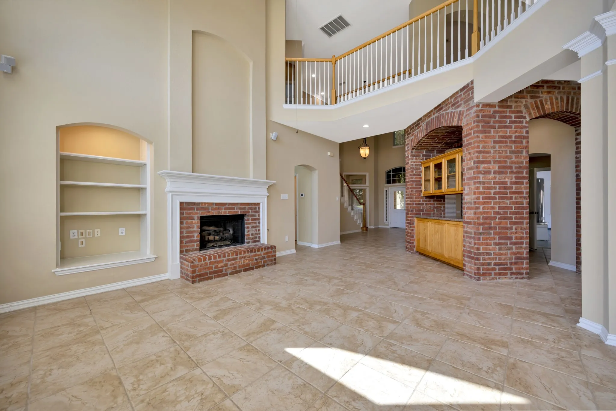 Single Family Residence For Sale in Tarrant County , 956 Water Oak Drive, Grapevine, Texas 76051, 4 Bedroom, 4 Bathroom, 3 Garage spaces, 4,063 Sqft, built in 2004, mls#21360223, Real Estate Agent in Grapevine, Homes For Sale in Tarrant county, Homes For Sale in Grapevine, Realtor in Grapevine Texas, Real Estate Brokerage Independent Realty Texas, Luminita Cordes Realtor