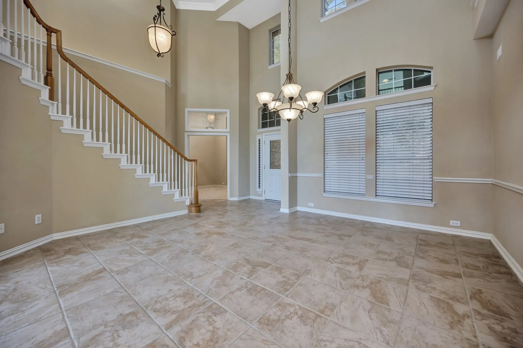 Single Family Residence For Sale in Tarrant County , 956 Water Oak Drive, Grapevine, Texas 76051, 4 Bedroom, 4 Bathroom, 3 Garage spaces, 4,063 Sqft, built in 2004, mls#21360223, Real Estate Agent in Grapevine, Homes For Sale in Tarrant county, Homes For Sale in Grapevine, Realtor in Grapevine Texas, Real Estate Brokerage Independent Realty Texas, Luminita Cordes Realtor