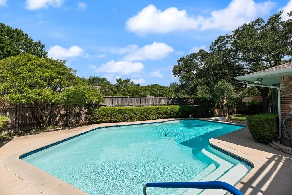 Single Family Residence For Sale in Dallas County , 7719 Applecross Lane, Dallas, Texas 75248, 5 Bedroom, 4 Bathroom, 3 Garage spaces, 3,172 Sqft, built in 1976, mls#21362871, Real Estate Agent in Dallas, Homes For Sale in Dallas county, Homes For Sale in Dallas, Realtor in Dallas Texas, Real Estate Brokerage Independent Realty Texas, Luminita Cordes Realtor