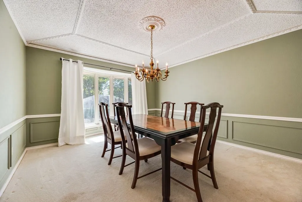 Single Family Residence For Sale in Dallas County , 7719 Applecross Lane, Dallas, Texas 75248, 5 Bedroom, 4 Bathroom, 3 Garage spaces, 3,172 Sqft, built in 1976, mls#21362871, Real Estate Agent in Dallas, Homes For Sale in Dallas county, Homes For Sale in Dallas, Realtor in Dallas Texas, Real Estate Brokerage Independent Realty Texas, Luminita Cordes Realtor