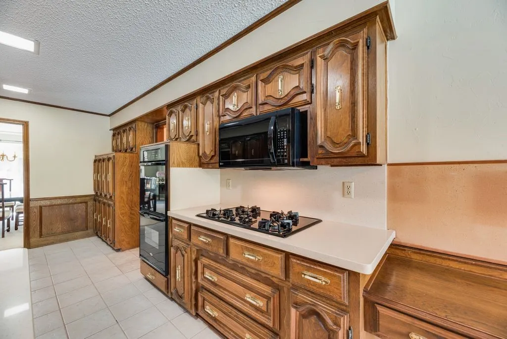Single Family Residence For Sale in Dallas County , 7719 Applecross Lane, Dallas, Texas 75248, 5 Bedroom, 4 Bathroom, 3 Garage spaces, 3,172 Sqft, built in 1976, mls#21362871, Real Estate Agent in Dallas, Homes For Sale in Dallas county, Homes For Sale in Dallas, Realtor in Dallas Texas, Real Estate Brokerage Independent Realty Texas, Luminita Cordes Realtor