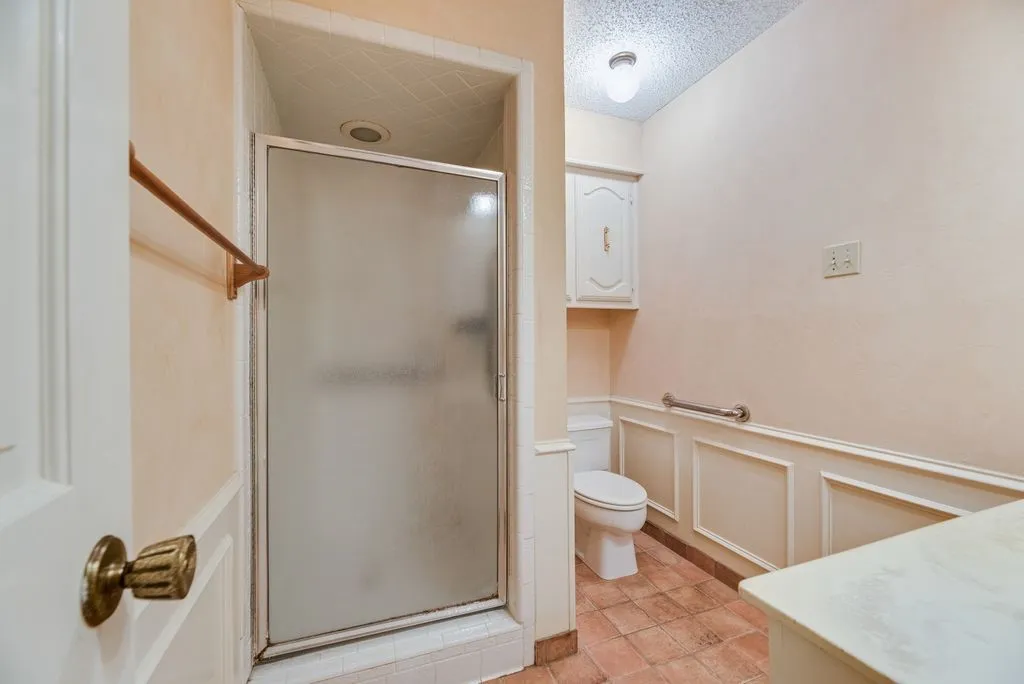 Single Family Residence For Sale in Dallas County , 7719 Applecross Lane, Dallas, Texas 75248, 5 Bedroom, 4 Bathroom, 3 Garage spaces, 3,172 Sqft, built in 1976, mls#21362871, Real Estate Agent in Dallas, Homes For Sale in Dallas county, Homes For Sale in Dallas, Realtor in Dallas Texas, Real Estate Brokerage Independent Realty Texas, Luminita Cordes Realtor