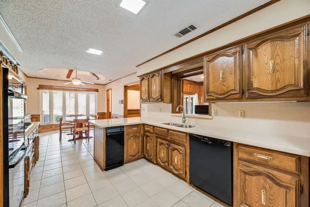 Single Family Residence For Sale in Dallas County , 7719 Applecross Lane, Dallas, Texas 75248, 5 Bedroom, 4 Bathroom, 3 Garage spaces, 3,172 Sqft, built in 1976, mls#21362871, Real Estate Agent in Dallas, Homes For Sale in Dallas county, Homes For Sale in Dallas, Realtor in Dallas Texas, Real Estate Brokerage Independent Realty Texas, Luminita Cordes Realtor
