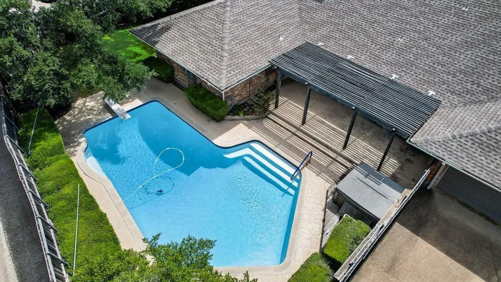 Single Family Residence For Sale in Dallas County , 7719 Applecross Lane, Dallas, Texas 75248, 5 Bedroom, 4 Bathroom, 3 Garage spaces, 3,172 Sqft, built in 1976, mls#21362871, Real Estate Agent in Dallas, Homes For Sale in Dallas county, Homes For Sale in Dallas, Realtor in Dallas Texas, Real Estate Brokerage Independent Realty Texas, Luminita Cordes Realtor