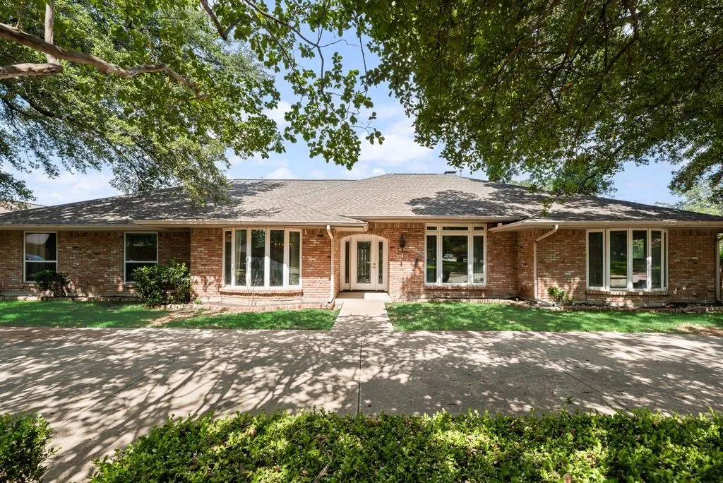 Single Family Residence For Sale in Dallas County , 7719 Applecross Lane, Dallas, Texas 75248, 5 Bedroom, 4 Bathroom, 3 Garage spaces, 3,172 Sqft, built in 1976, mls#21362871, Real Estate Agent in Dallas, Homes For Sale in Dallas county, Homes For Sale in Dallas, Realtor in Dallas Texas, Real Estate Brokerage Independent Realty Texas, Luminita Cordes Realtor