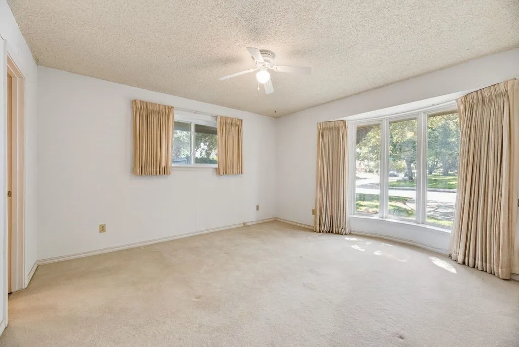 Single Family Residence For Sale in Dallas County , 7719 Applecross Lane, Dallas, Texas 75248, 5 Bedroom, 4 Bathroom, 3 Garage spaces, 3,172 Sqft, built in 1976, mls#21362871, Real Estate Agent in Dallas, Homes For Sale in Dallas county, Homes For Sale in Dallas, Realtor in Dallas Texas, Real Estate Brokerage Independent Realty Texas, Luminita Cordes Realtor