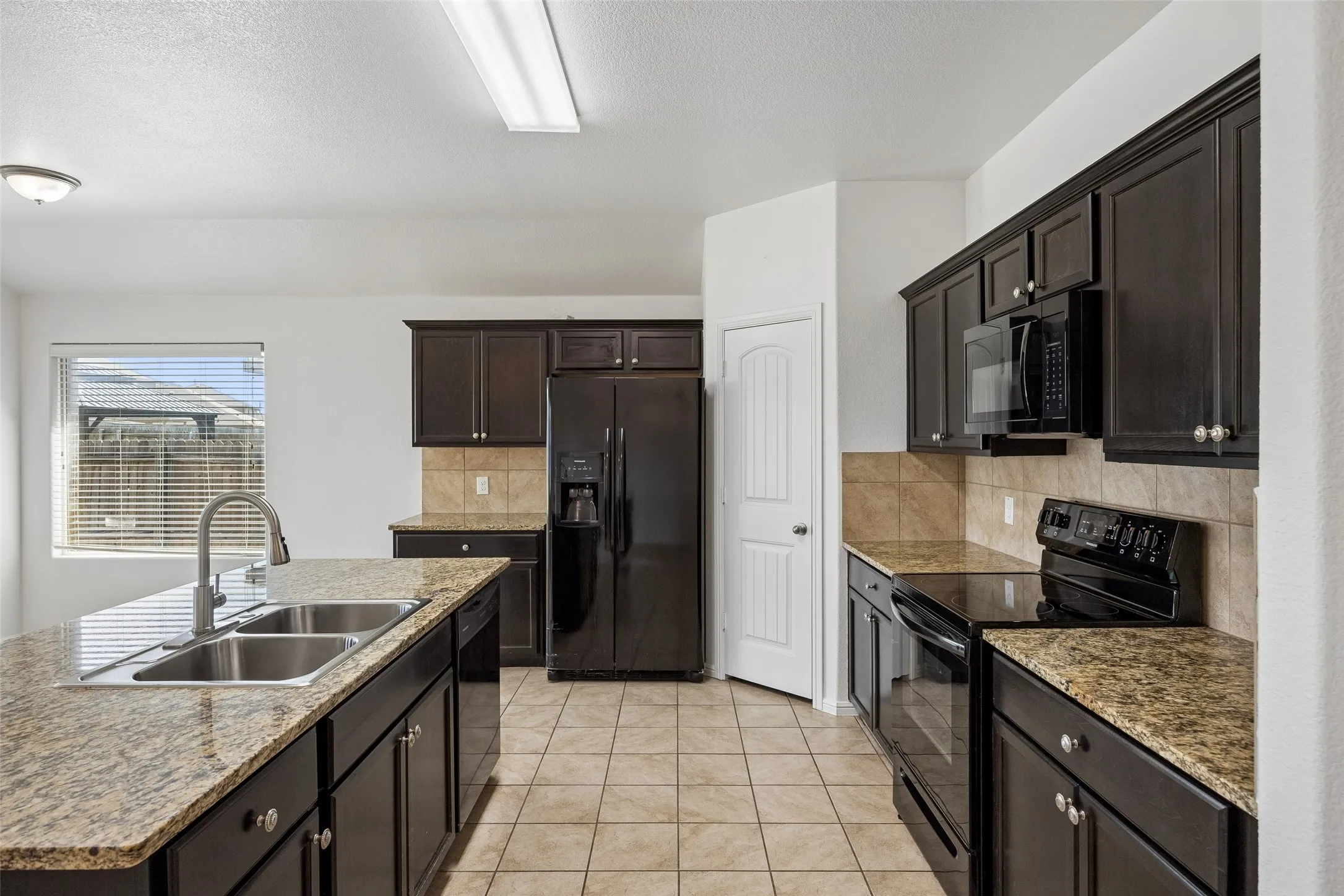 Single Family Residence For Sale in Tarrant County , 4236 Gallowgate Drive, Fort Worth, Texas 76123, 4 Bedroom, 2 Bathroom, 2 Garage spaces, 1,587 Sqft, built in 2018, Price $295,000, mls#21365277, Real Estate Agent in Fort Worth, Homes For Sale in Tarrant county, Homes For Sale in Fort Worth, Realtor in Fort Worth Texas, Real Estate Brokerage Independent Realty Texas, Luminita Cordes Realtor