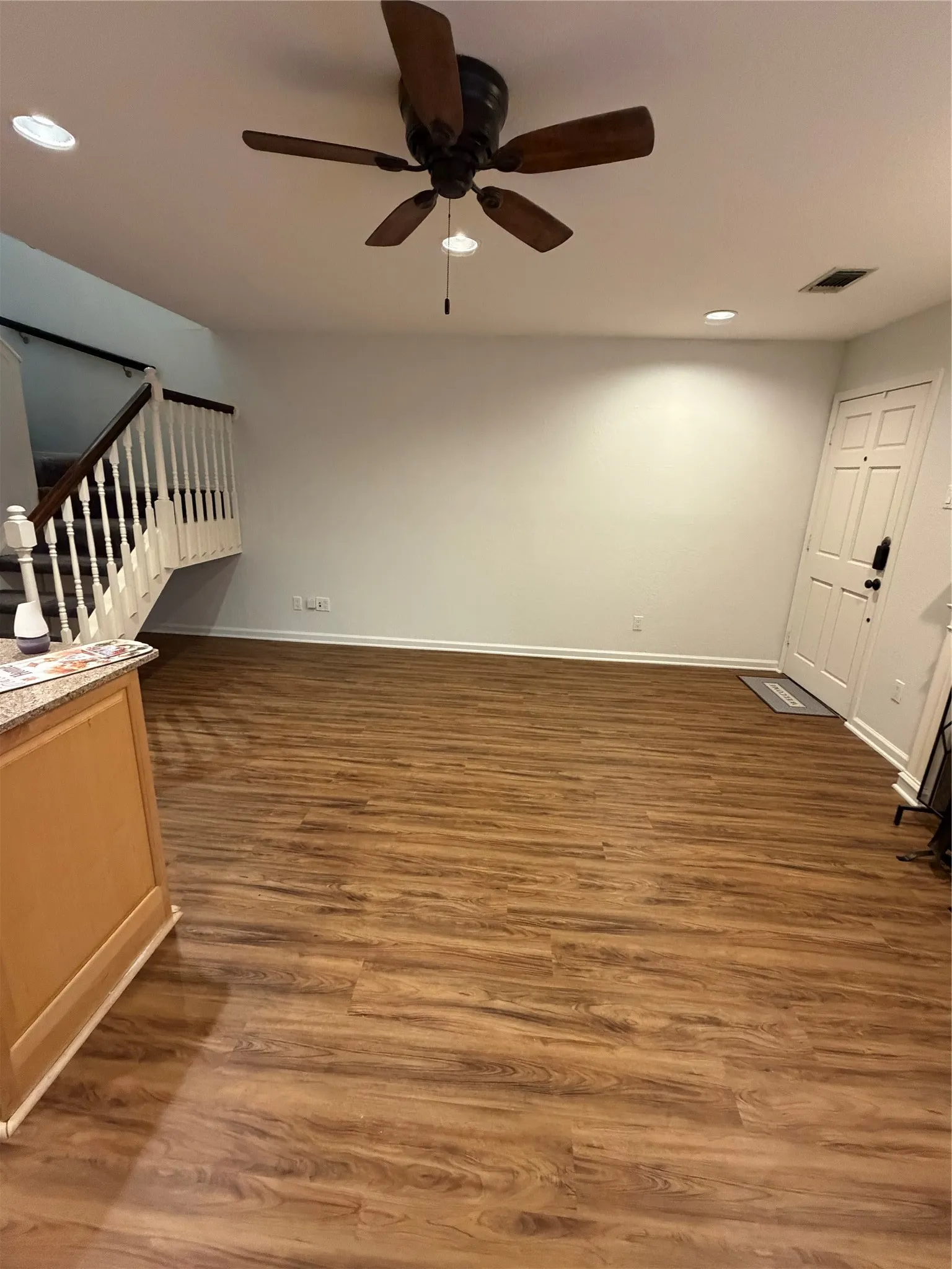 Condominium For Sale in Dallas County , 5740 Martel Avenue B15, Dallas, Texas 75206, 1 Bedroom, 2 Bathroom, 1 Garage spaces, 781 Sqft, built in 1983, mls#21364606, Real Estate Agent in Dallas, Homes For Sale in Dallas county, Homes For Sale in Dallas, Realtor in Dallas Texas, Real Estate Brokerage Independent Realty Texas, Luminita Cordes Realtor