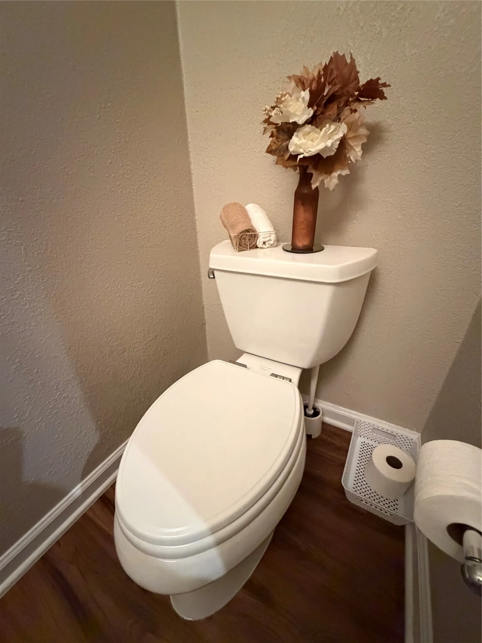 Condominium For Sale in Dallas County , 5740 Martel Avenue B15, Dallas, Texas 75206, 1 Bedroom, 2 Bathroom, 1 Garage spaces, 781 Sqft, built in 1983, mls#21364606, Real Estate Agent in Dallas, Homes For Sale in Dallas county, Homes For Sale in Dallas, Realtor in Dallas Texas, Real Estate Brokerage Independent Realty Texas, Luminita Cordes Realtor