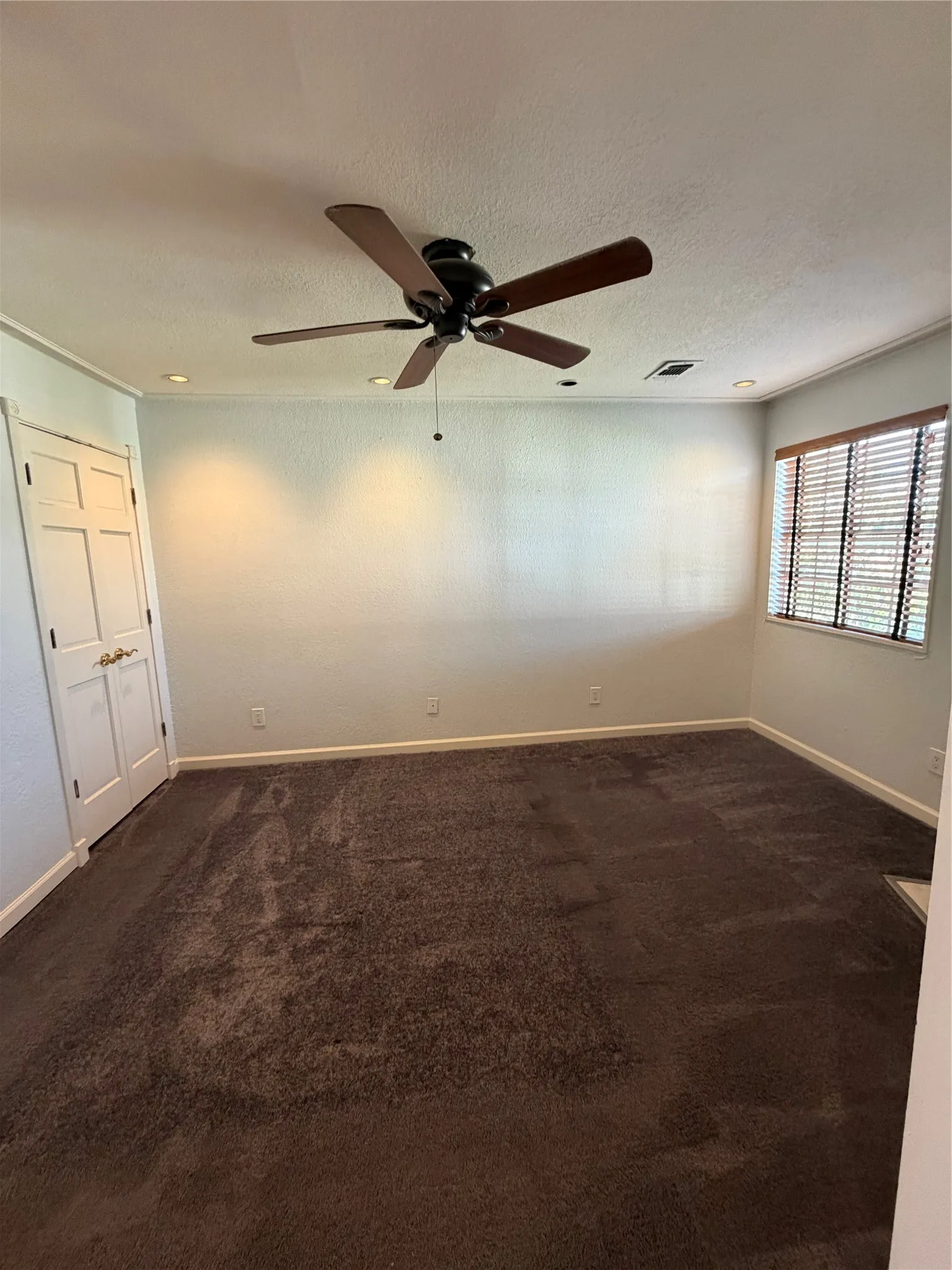 Condominium For Sale in Dallas County , 5740 Martel Avenue B15, Dallas, Texas 75206, 1 Bedroom, 2 Bathroom, 1 Garage spaces, 781 Sqft, built in 1983, mls#21364606, Real Estate Agent in Dallas, Homes For Sale in Dallas county, Homes For Sale in Dallas, Realtor in Dallas Texas, Real Estate Brokerage Independent Realty Texas, Luminita Cordes Realtor