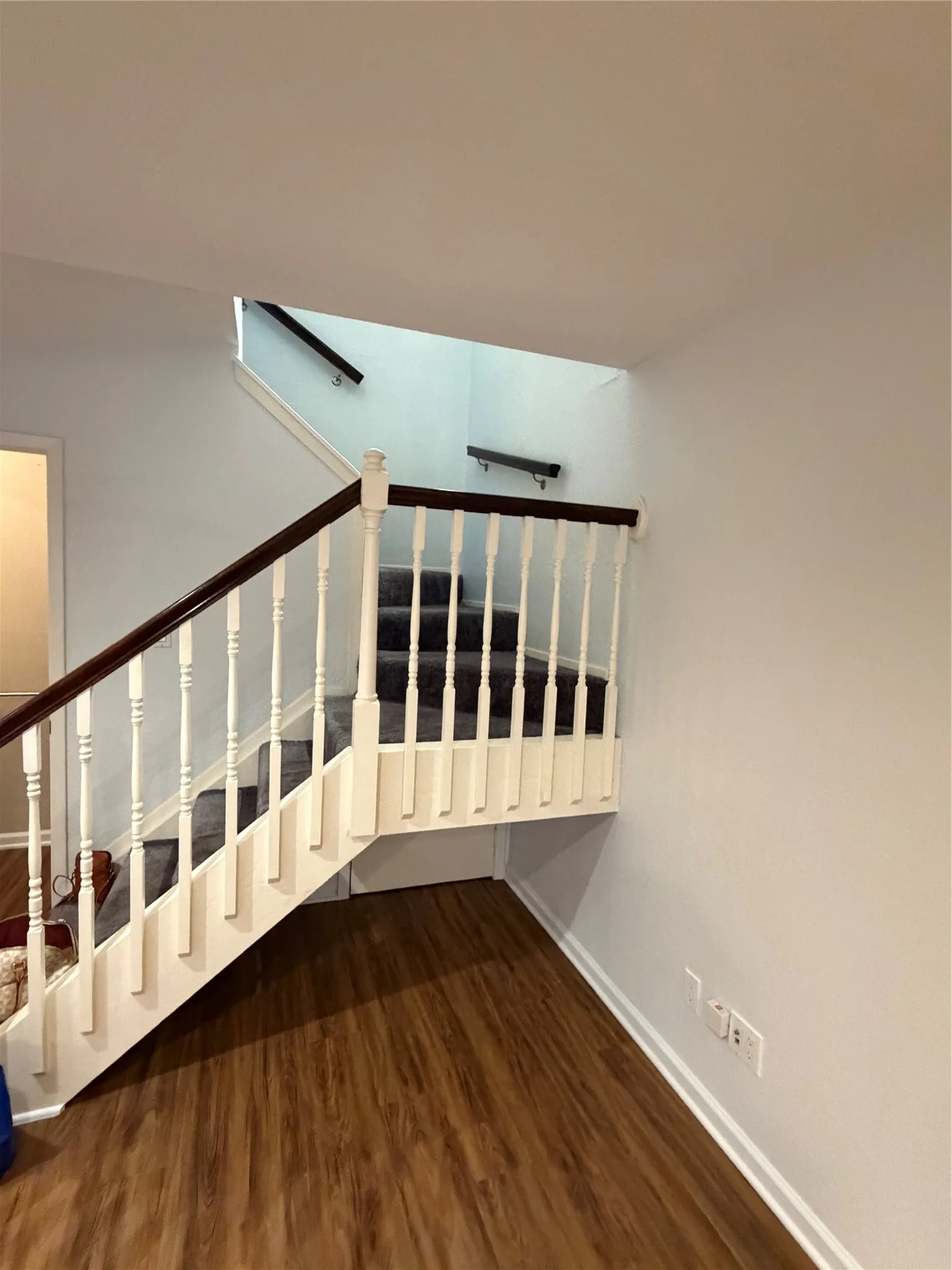 Condominium For Sale in Dallas County , 5740 Martel Avenue B15, Dallas, Texas 75206, 1 Bedroom, 2 Bathroom, 1 Garage spaces, 781 Sqft, built in 1983, mls#21364606, Real Estate Agent in Dallas, Homes For Sale in Dallas county, Homes For Sale in Dallas, Realtor in Dallas Texas, Real Estate Brokerage Independent Realty Texas, Luminita Cordes Realtor