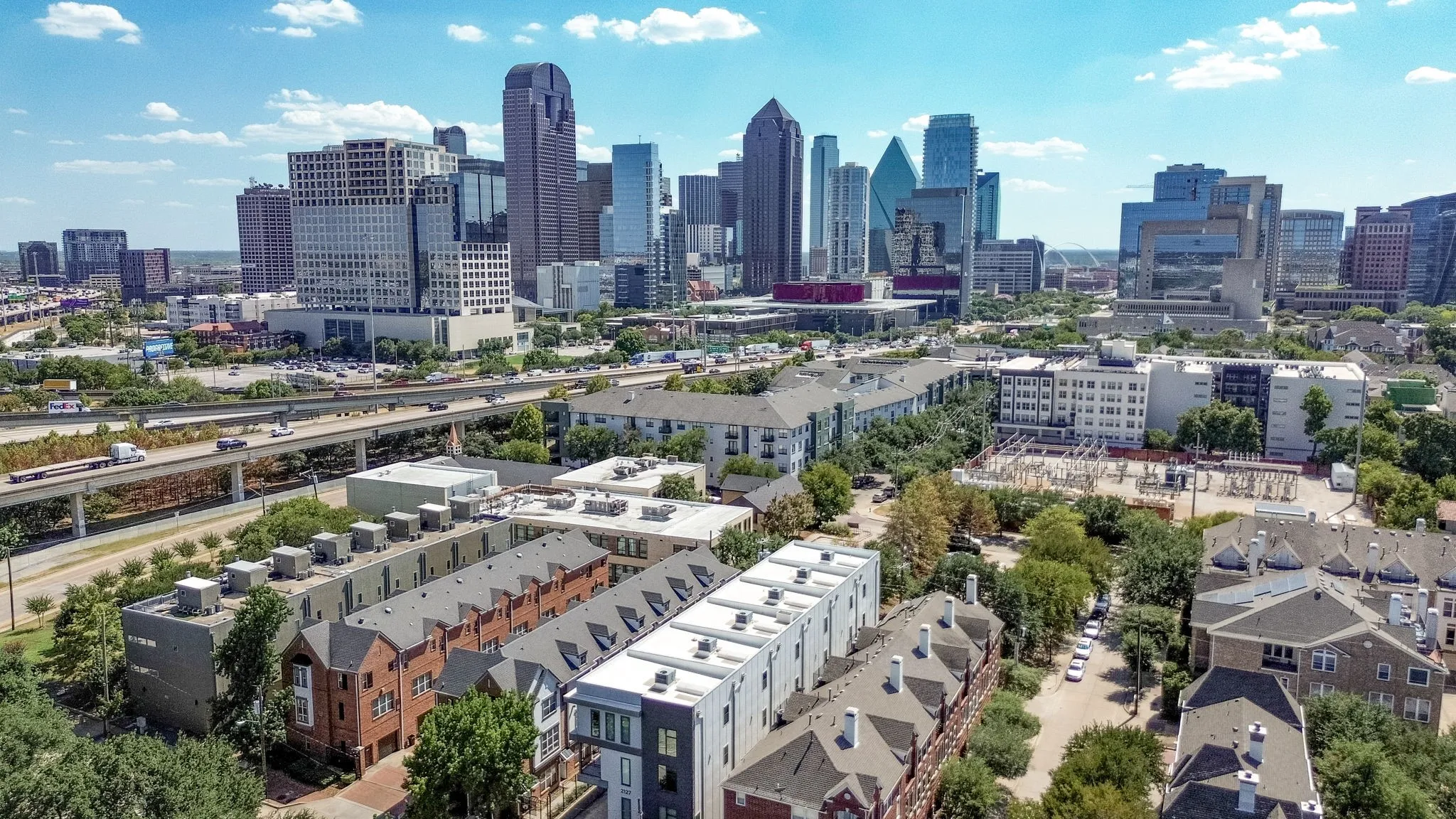 Townhouse For Sale in Dallas County , 2127 Clark Street APT 106, Dallas, Texas 75204, 3 Bedroom, 3 Bathroom, 2 Garage spaces, 2,305 Sqft, built in 2016, mls#21361859, Real Estate Agent in Dallas, Homes For Sale in Dallas county, Homes For Sale in Dallas, Realtor in Dallas Texas, Real Estate Brokerage Independent Realty Texas, Luminita Cordes Realtor