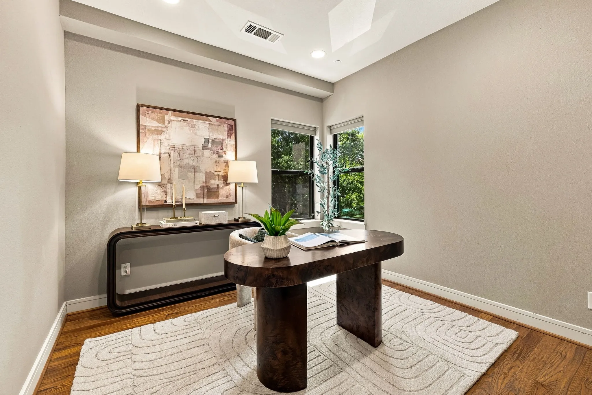 Townhouse For Sale in Dallas County , 2127 Clark Street APT 106, Dallas, Texas 75204, 3 Bedroom, 3 Bathroom, 2 Garage spaces, 2,305 Sqft, built in 2016, mls#21361859, Real Estate Agent in Dallas, Homes For Sale in Dallas county, Homes For Sale in Dallas, Realtor in Dallas Texas, Real Estate Brokerage Independent Realty Texas, Luminita Cordes Realtor