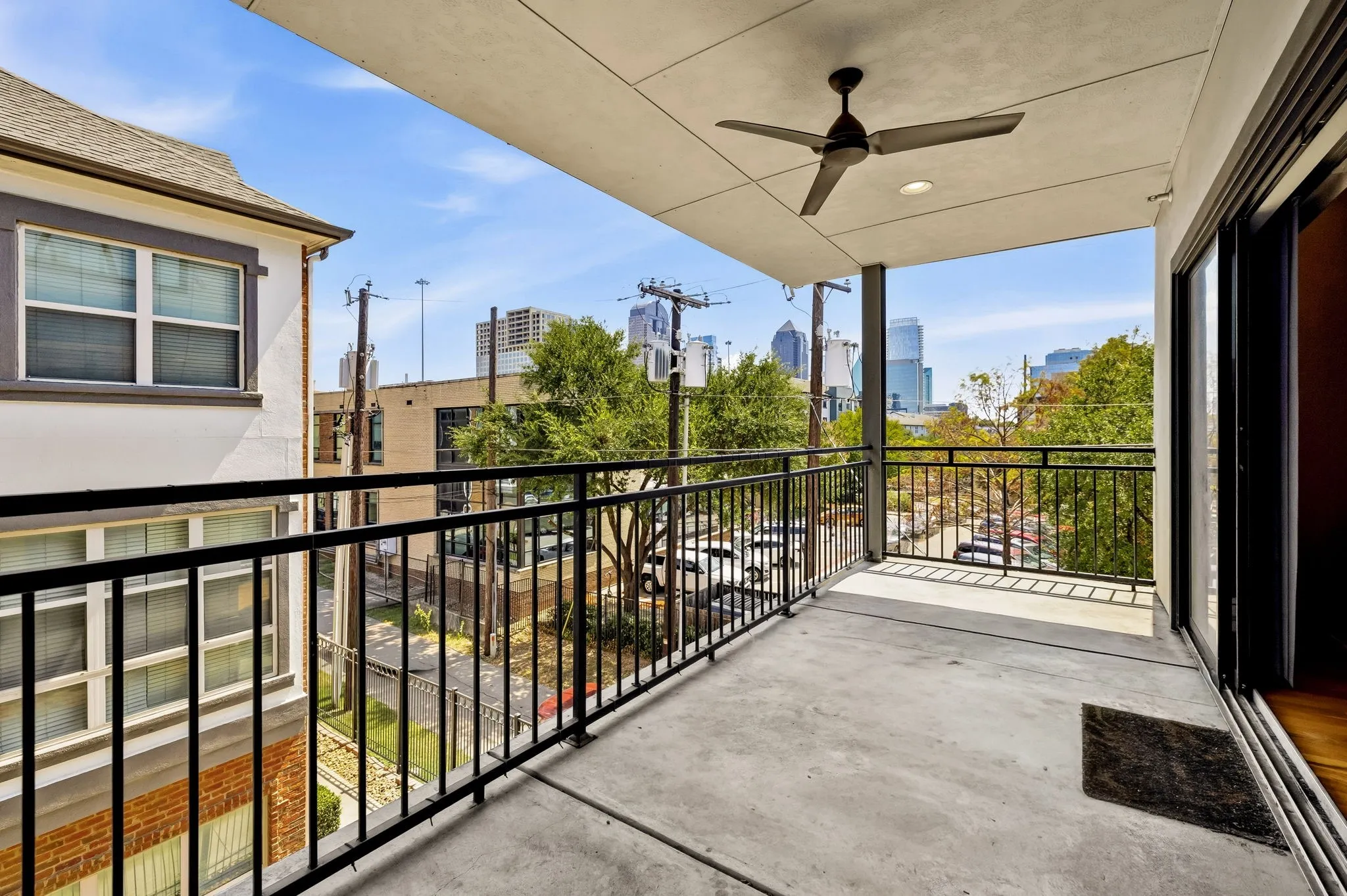Townhouse For Sale in Dallas County , 2127 Clark Street APT 106, Dallas, Texas 75204, 3 Bedroom, 3 Bathroom, 2 Garage spaces, 2,305 Sqft, built in 2016, mls#21361859, Real Estate Agent in Dallas, Homes For Sale in Dallas county, Homes For Sale in Dallas, Realtor in Dallas Texas, Real Estate Brokerage Independent Realty Texas, Luminita Cordes Realtor