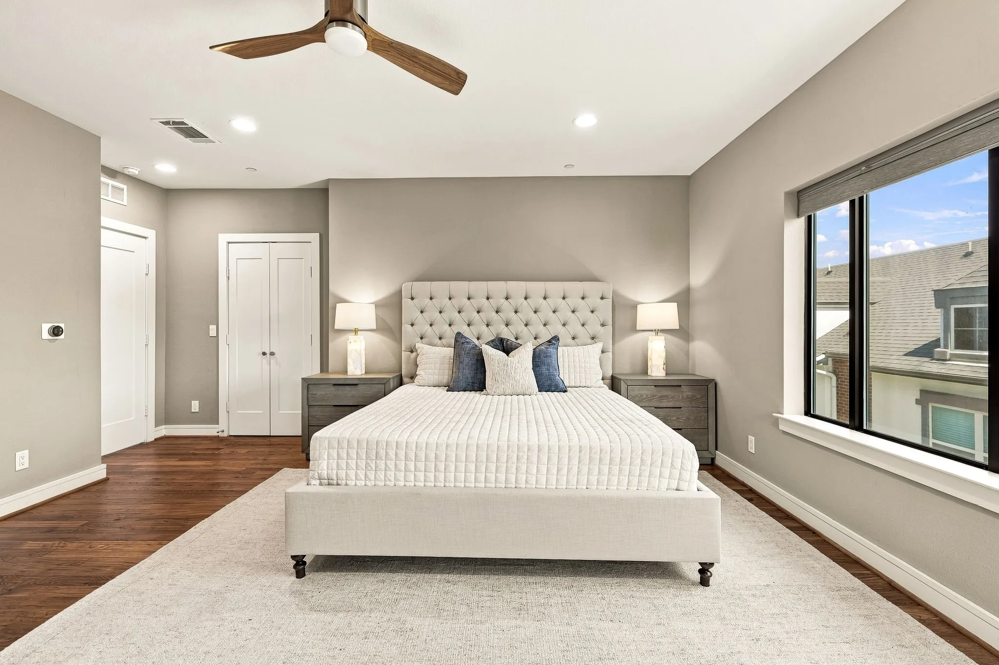 Townhouse For Sale in Dallas County , 2127 Clark Street APT 106, Dallas, Texas 75204, 3 Bedroom, 3 Bathroom, 2 Garage spaces, 2,305 Sqft, built in 2016, mls#21361859, Real Estate Agent in Dallas, Homes For Sale in Dallas county, Homes For Sale in Dallas, Realtor in Dallas Texas, Real Estate Brokerage Independent Realty Texas, Luminita Cordes Realtor