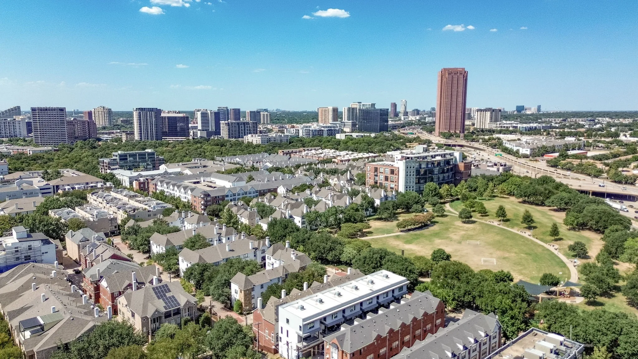 Townhouse For Sale in Dallas County , 2127 Clark Street APT 106, Dallas, Texas 75204, 3 Bedroom, 3 Bathroom, 2 Garage spaces, 2,305 Sqft, built in 2016, mls#21361859, Real Estate Agent in Dallas, Homes For Sale in Dallas county, Homes For Sale in Dallas, Realtor in Dallas Texas, Real Estate Brokerage Independent Realty Texas, Luminita Cordes Realtor
