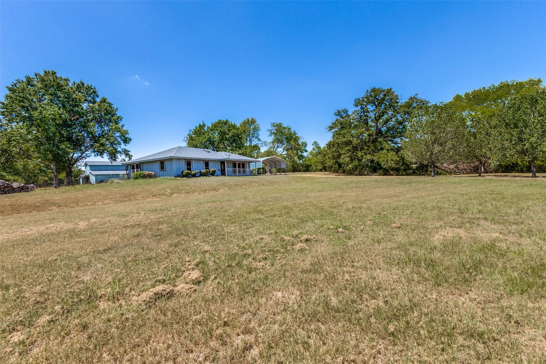 Single Family Residence For Sale in Kaufman County , 20675 Fm 2728, Terrell, Texas 75161, 3 Bedroom, 2 Bathroom, Garage spaces, 1,466 Sqft, built in 1984, mls#21358120, Real Estate Agent in Terrell, Homes For Sale in Kaufman county, Homes For Sale in Terrell, Realtor in Terrell Texas, Real Estate Brokerage Independent Realty Texas, Luminita Cordes Realtor