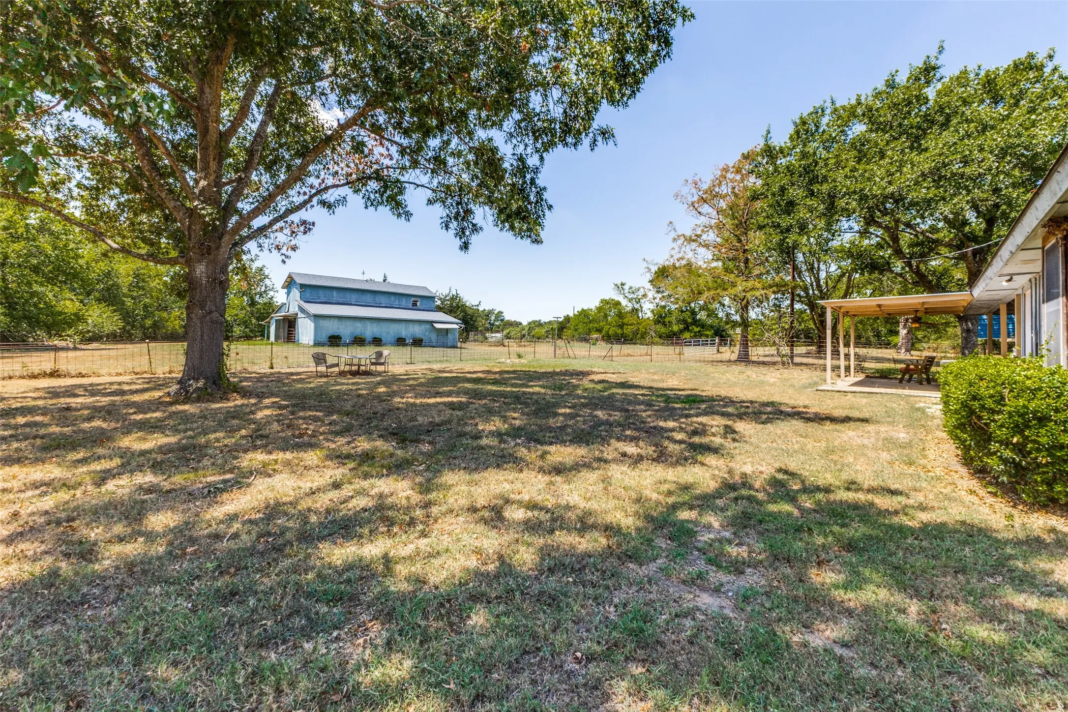 Single Family Residence For Sale in Kaufman County , 20675 Fm 2728, Terrell, Texas 75161, 3 Bedroom, 2 Bathroom, Garage spaces, 1,466 Sqft, built in 1984, mls#21358120, Real Estate Agent in Terrell, Homes For Sale in Kaufman county, Homes For Sale in Terrell, Realtor in Terrell Texas, Real Estate Brokerage Independent Realty Texas, Luminita Cordes Realtor