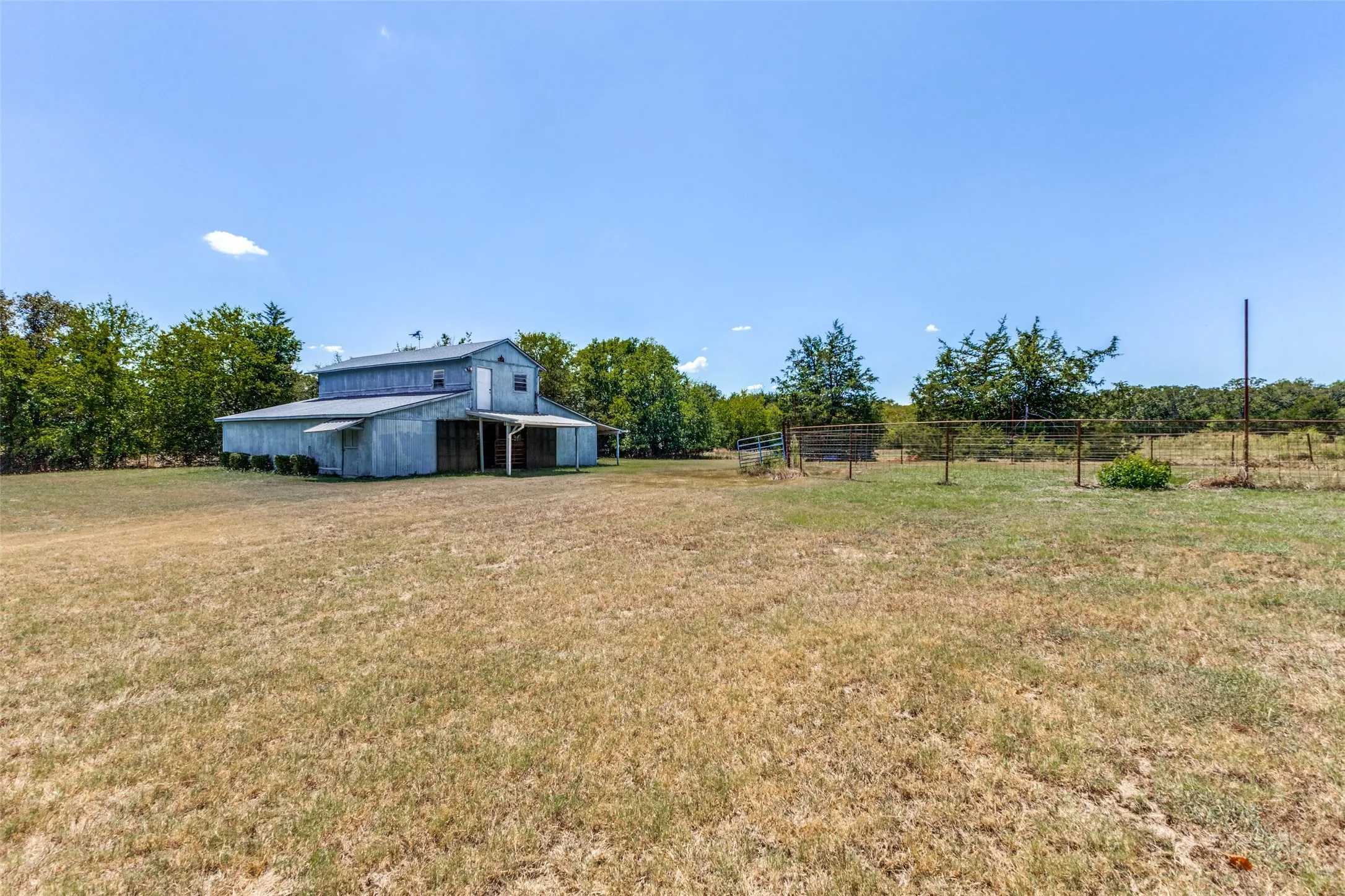Single Family Residence For Sale in Kaufman County , 20675 Fm 2728, Terrell, Texas 75161, 3 Bedroom, 2 Bathroom, Garage spaces, 1,466 Sqft, built in 1984, mls#21358120, Real Estate Agent in Terrell, Homes For Sale in Kaufman county, Homes For Sale in Terrell, Realtor in Terrell Texas, Real Estate Brokerage Independent Realty Texas, Luminita Cordes Realtor