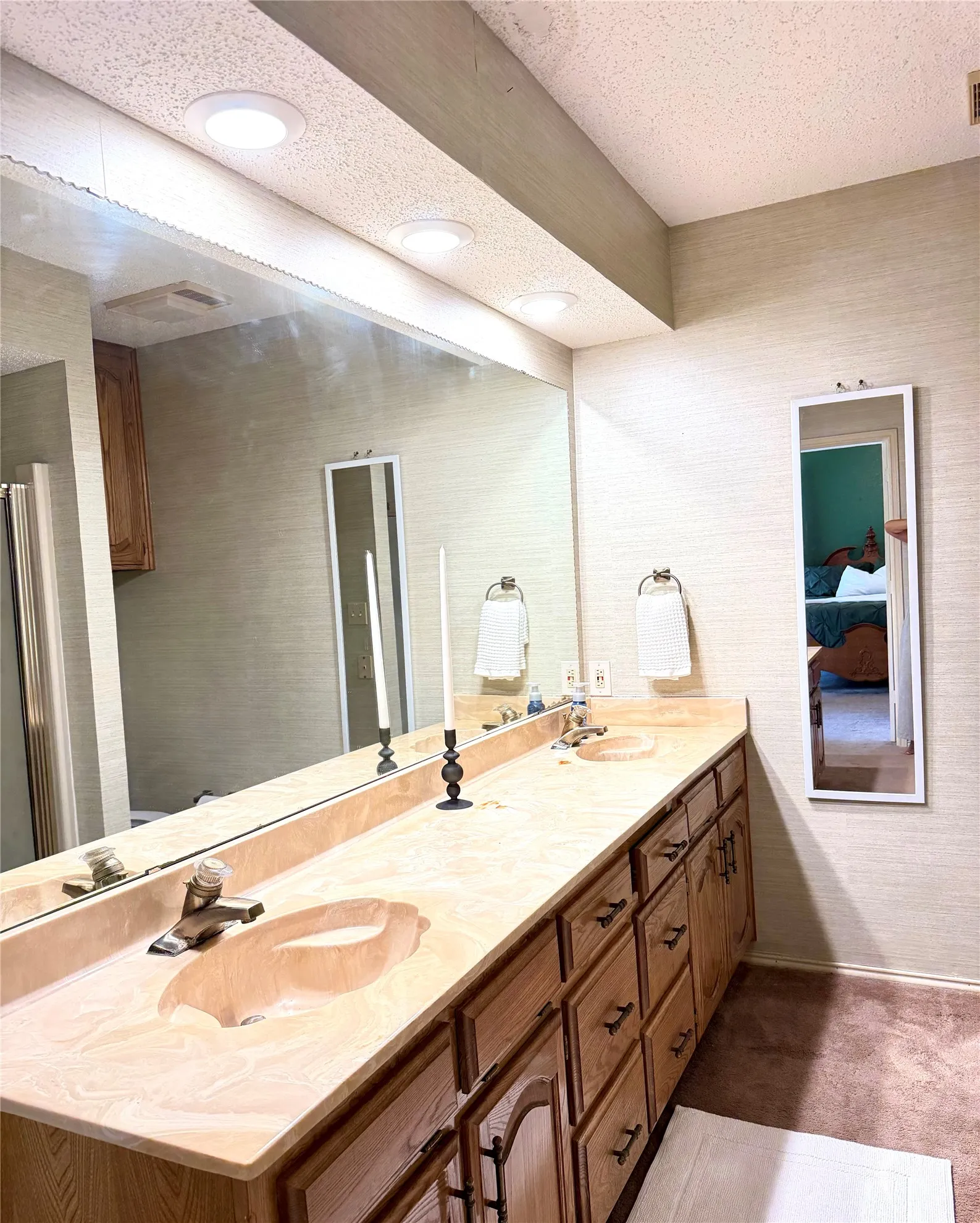 Single Family Residence For Sale in Tarrant County , 1216 Stegall Road, Keller, Texas 76248, 3 Bedroom, 4 Bathroom, 2 Garage spaces, 2,638 Sqft, built in 1984, mls#21365176, Real Estate Agent in Keller, Homes For Sale in Tarrant county, Homes For Sale in Keller, Realtor in Keller Texas, Real Estate Brokerage Independent Realty Texas, Luminita Cordes Realtor